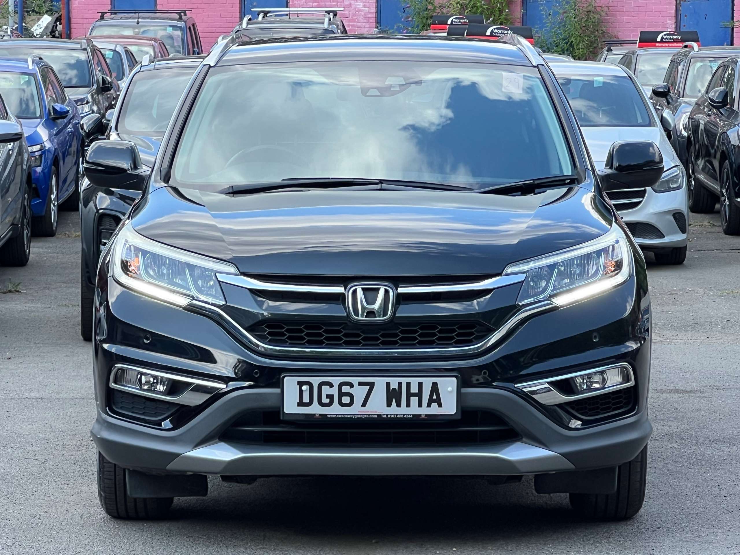 A 2017 HONDA CR-V 1.6 i-DTEC SE Plus Navi SUV 5dr Diesel Auto 4WD Euro 6 (160 ps) A 2017 HONDA CR-V 1.6 i-DTEC SE Plus Navi SUV 5dr Diesel Auto 4WD Euro 6 (160 ps)