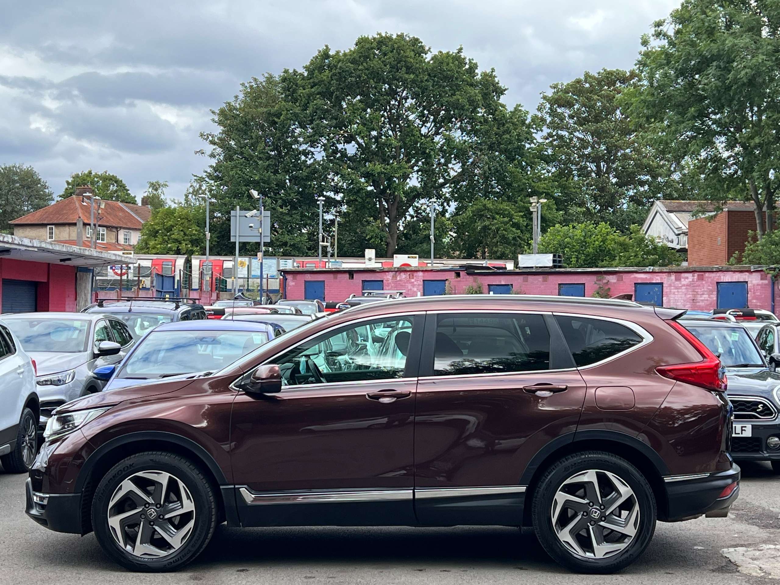 A 2018 HONDA CR-V 1.5 VTEC Turbo EX SUV 5dr Petrol CVT 4WD Euro 6 (193 ps) A 2018 HONDA CR-V 1.5 VTEC Turbo EX SUV 5dr Petrol CVT 4WD Euro 6 (193 ps)
