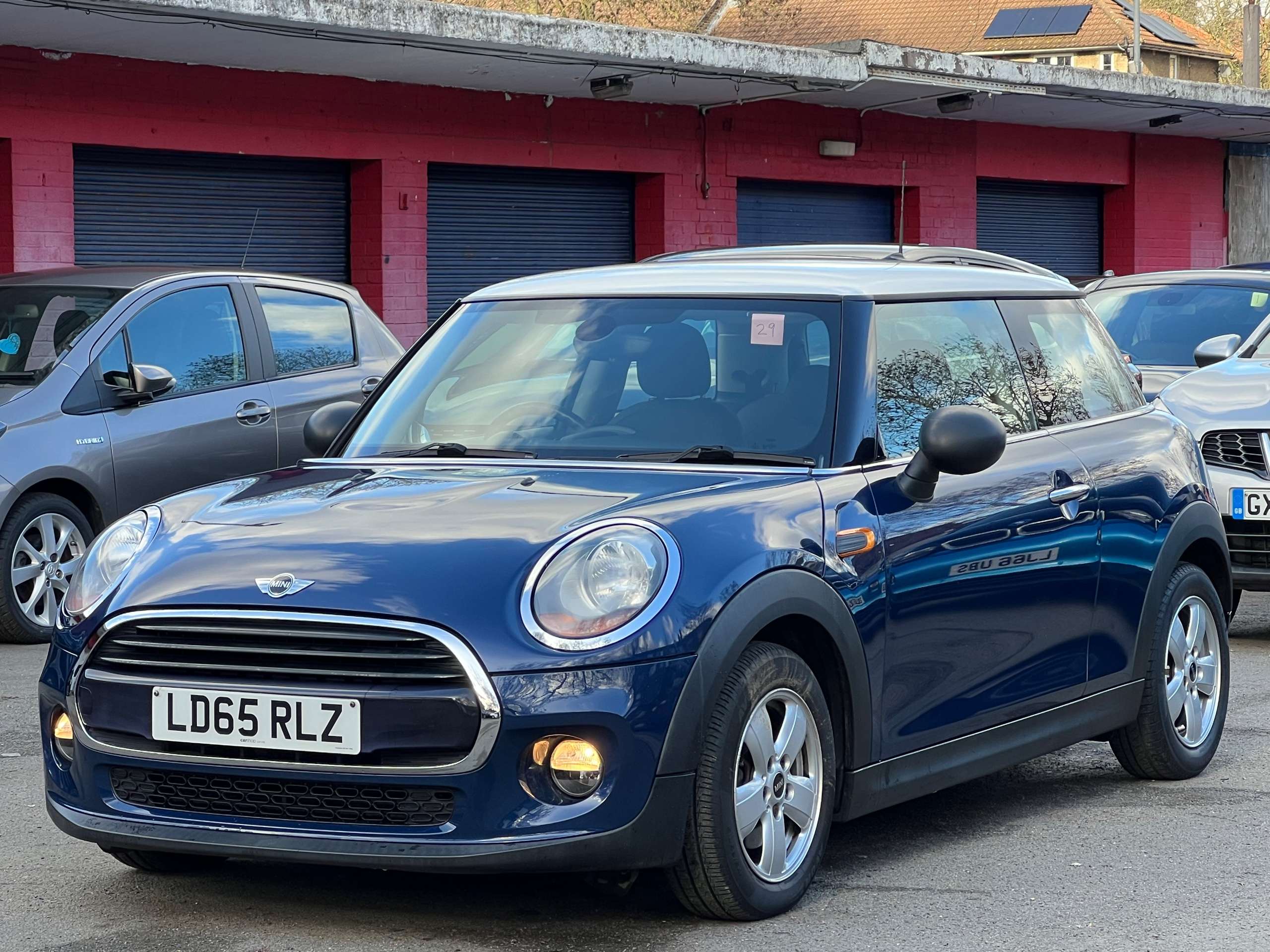 A 2015 MINI HATCH 1.5 Cooper D Hatchback 3dr Diesel Auto Euro 6 (s/s) (116 ps) A 2015 MINI HATCH 1.5 Cooper D Hatchback 3dr Diesel Auto Euro 6 (s/s) (116 ps)
