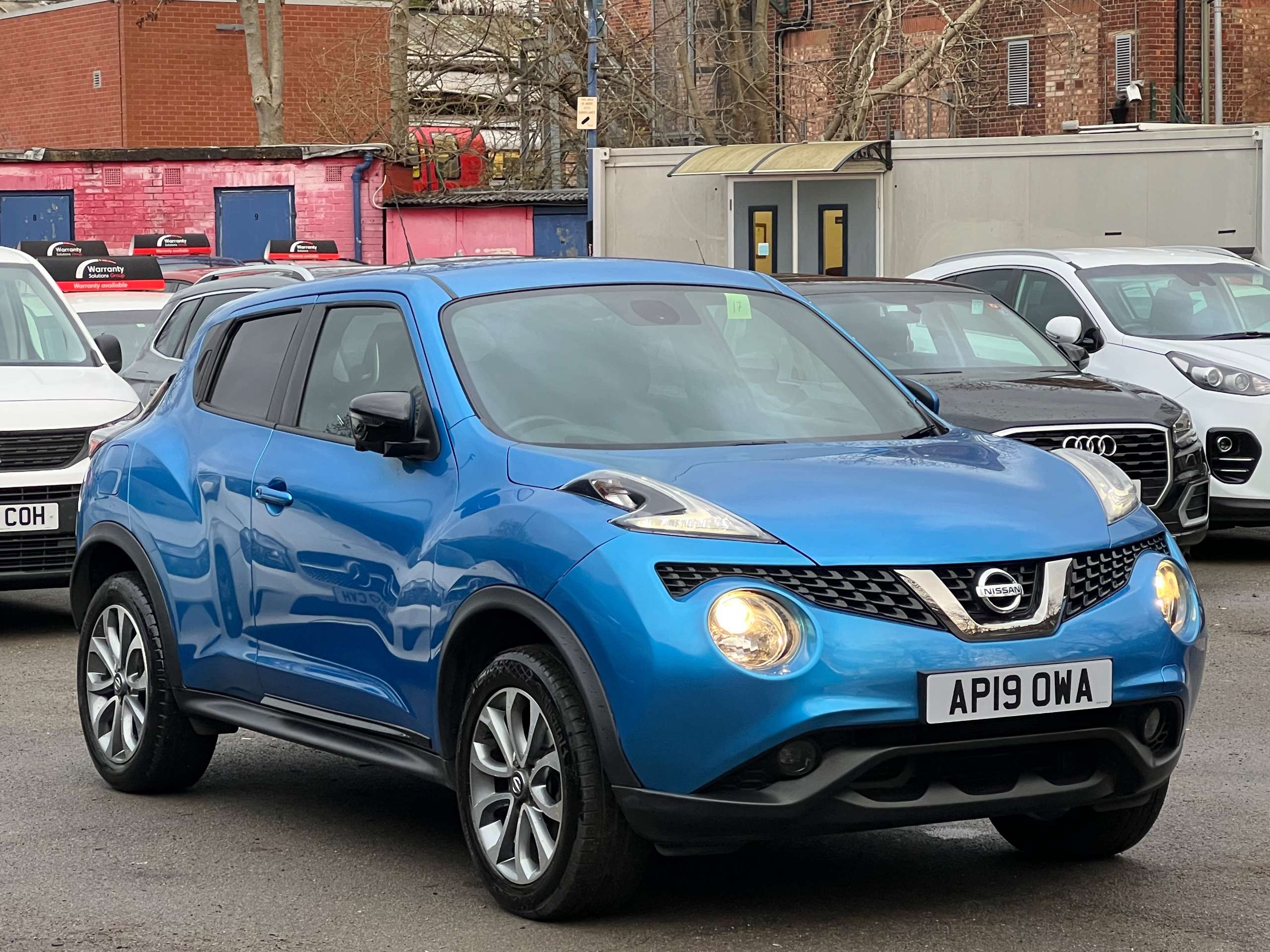 A 2019 NISSAN JUKE 1.6 Tekna SUV 5dr Petrol XTRON Euro 6 (117 ps) A 2019 NISSAN JUKE 1.6 Tekna SUV 5dr Petrol XTRON Euro 6 (117 ps)