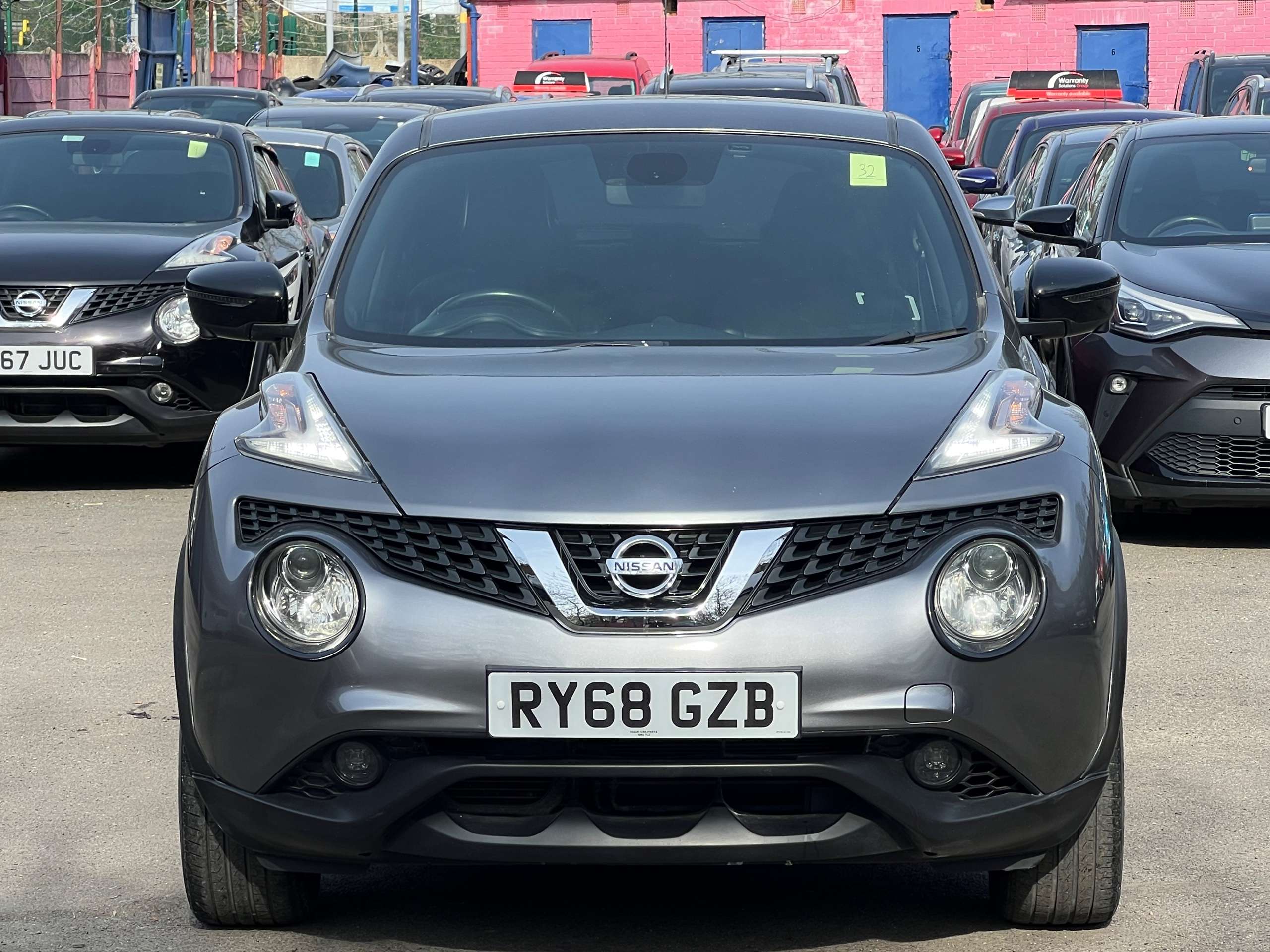 A 2019 NISSAN JUKE 1.6 Tekna SUV 5dr Petrol XTRON Euro 6 (117 ps) A 2019 NISSAN JUKE 1.6 Tekna SUV 5dr Petrol XTRON Euro 6 (117 ps)
