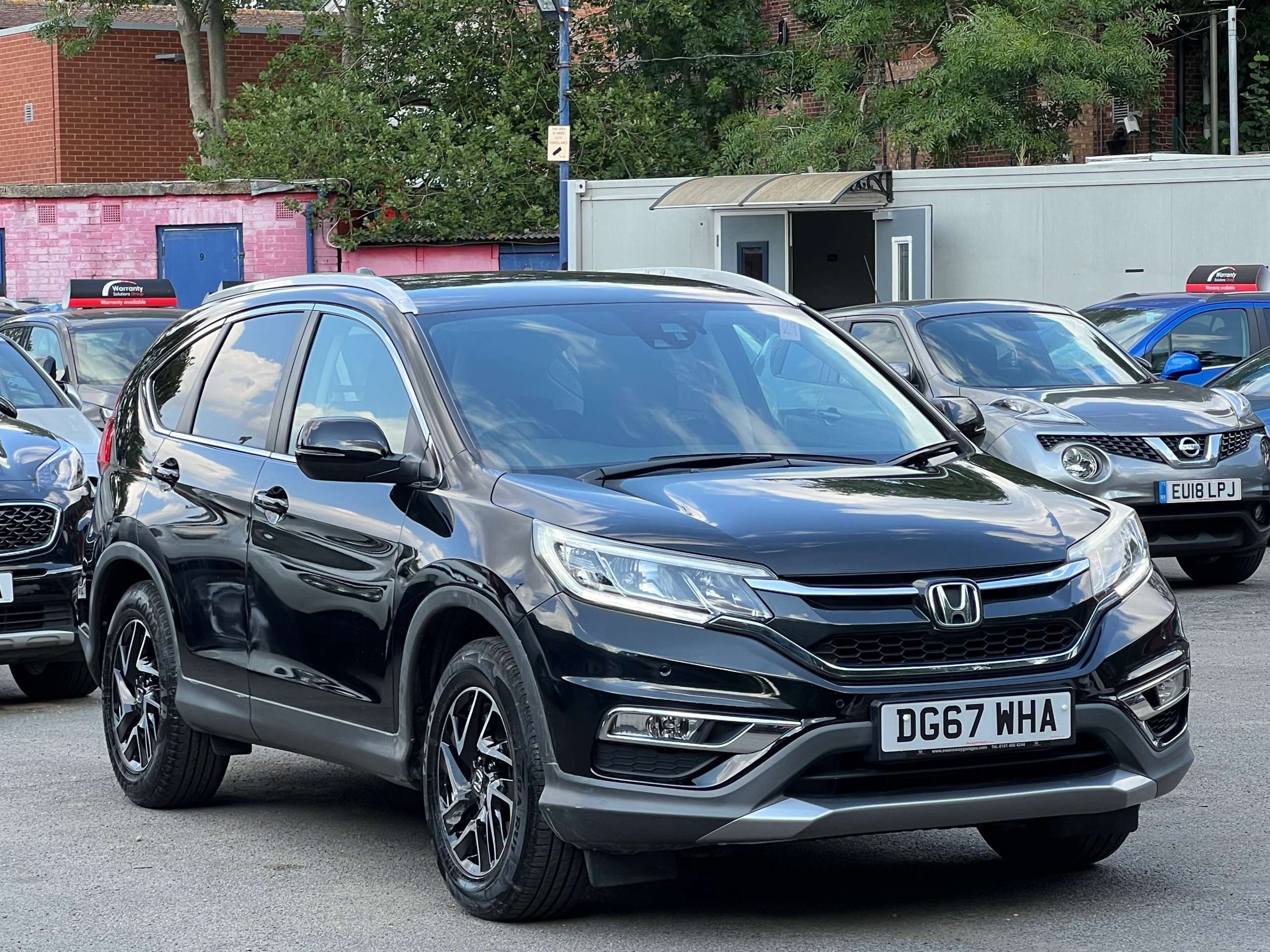 A 2017 HONDA CR-V 1.6 i-DTEC SE Plus Navi SUV 5dr Diesel Auto 4WD Euro 6 (160 ps) A 2017 HONDA CR-V 1.6 i-DTEC SE Plus Navi SUV 5dr Diesel Auto 4WD Euro 6 (160 ps)