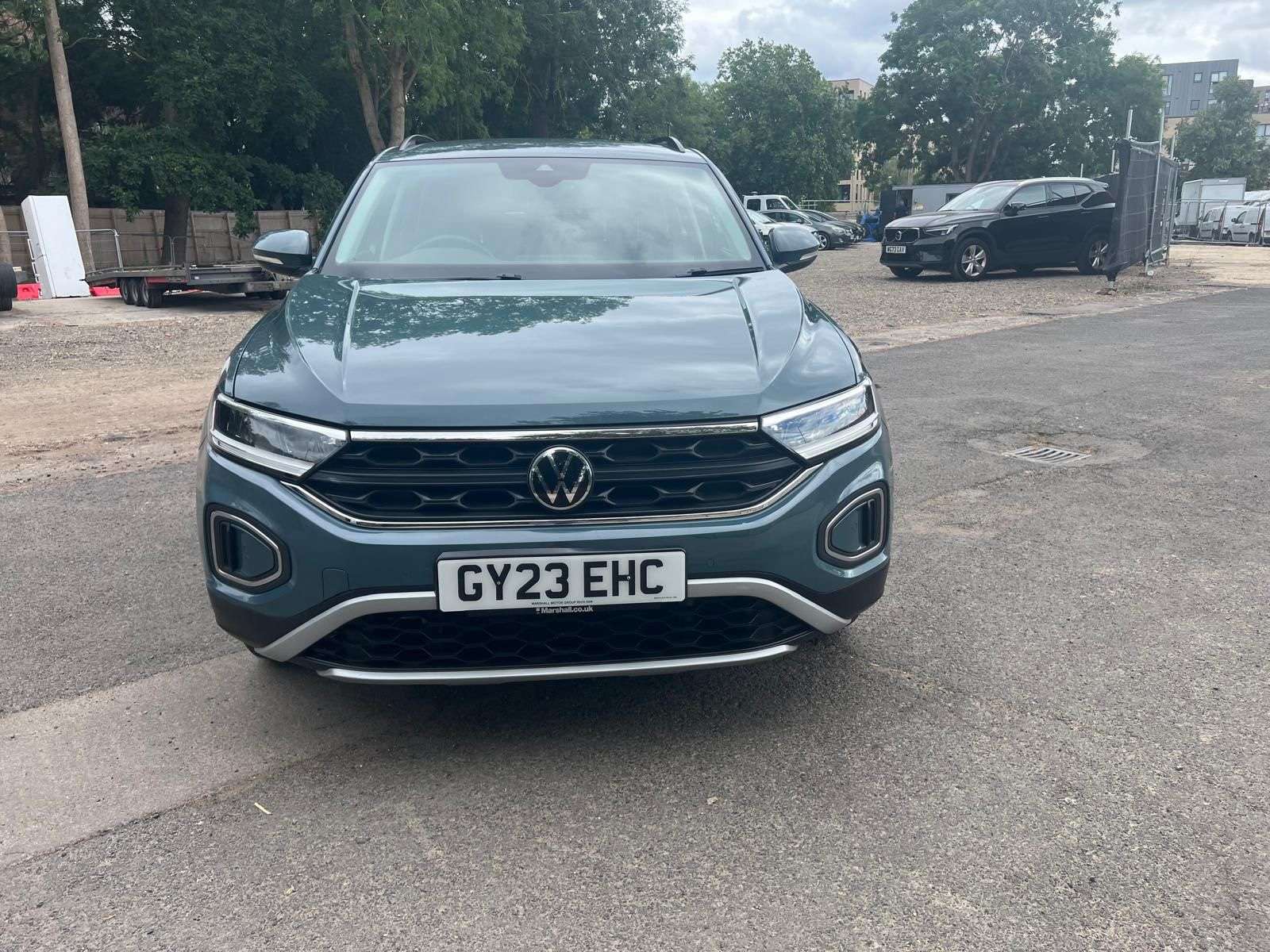 A 2023 VOLKSWAGEN T-ROC 1.5 TSI Life SUV 5dr Petrol DSG Euro 6 (s/s) (150 ps) A 2023 VOLKSWAGEN T-ROC 1.5 TSI Life SUV 5dr Petrol DSG Euro 6 (s/s) (150 ps)