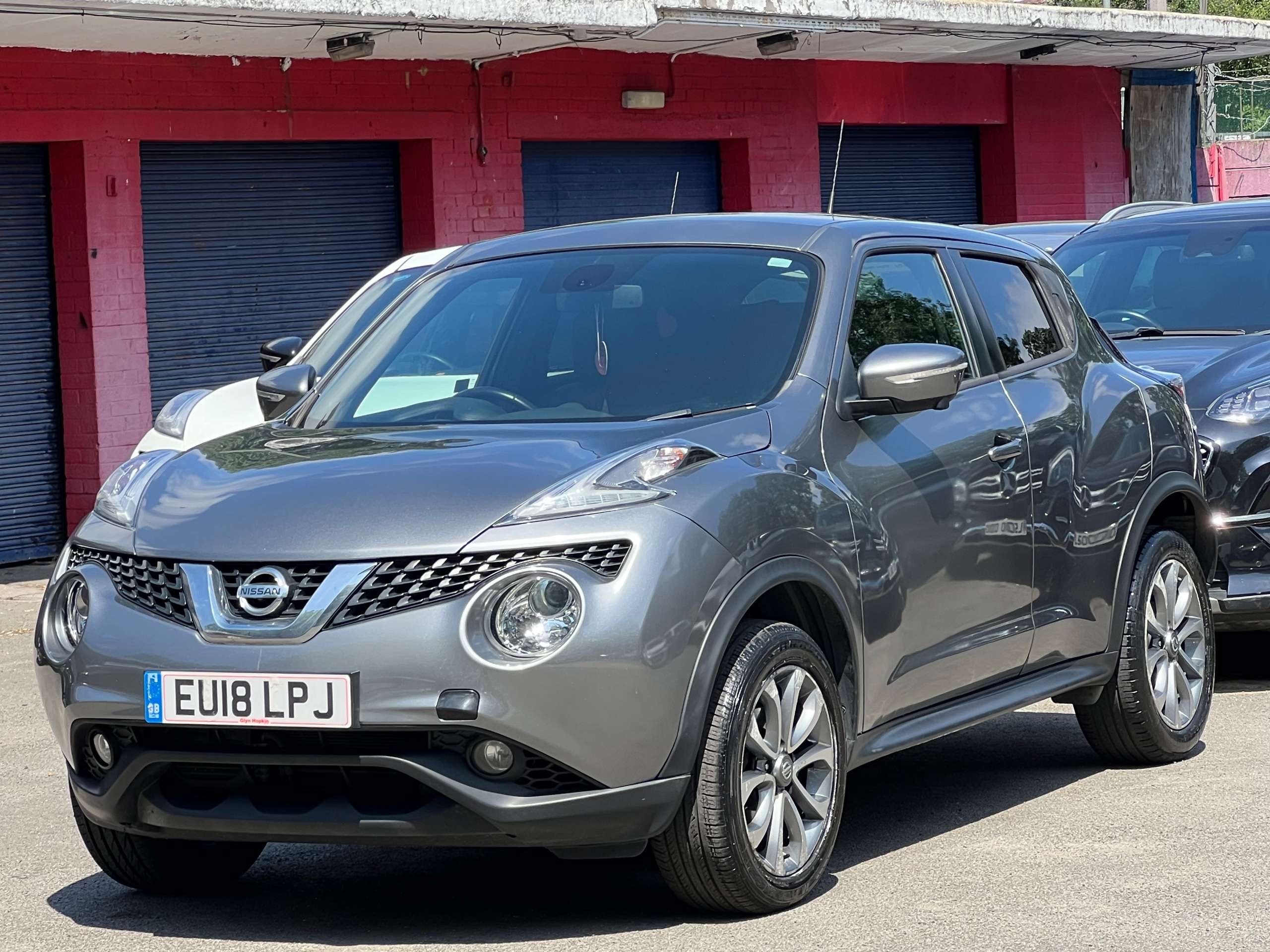 A 2018 NISSAN JUKE 1.6 Tekna SUV 5dr Petrol XTRON Euro 6 (117 ps) A 2018 NISSAN JUKE 1.6 Tekna SUV 5dr Petrol XTRON Euro 6 (117 ps)