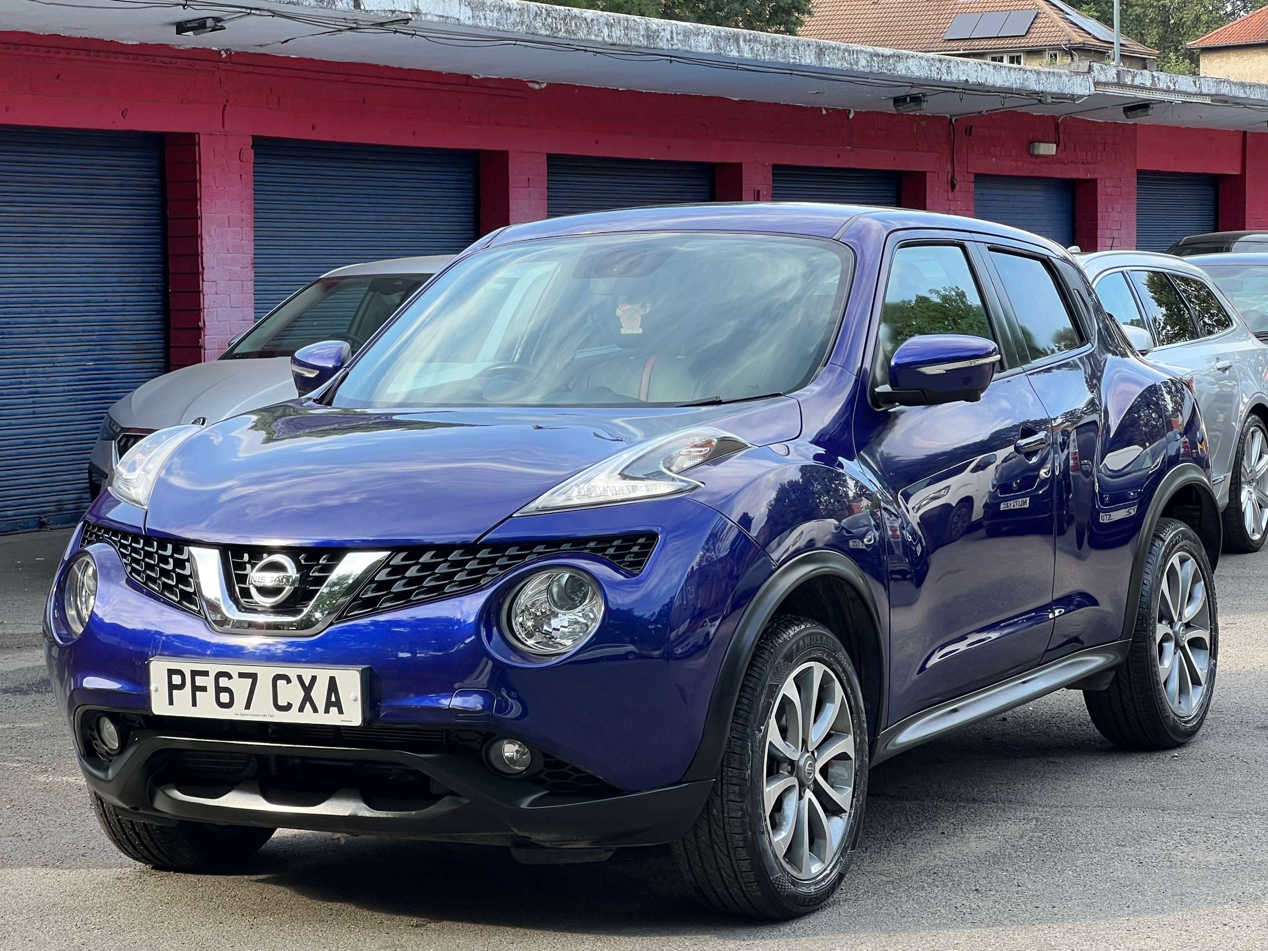 A 2018 NISSAN JUKE 1.6 Tekna SUV 5dr Petrol XTRON Euro 6 (117 ps) A 2018 NISSAN JUKE 1.6 Tekna SUV 5dr Petrol XTRON Euro 6 (117 ps)