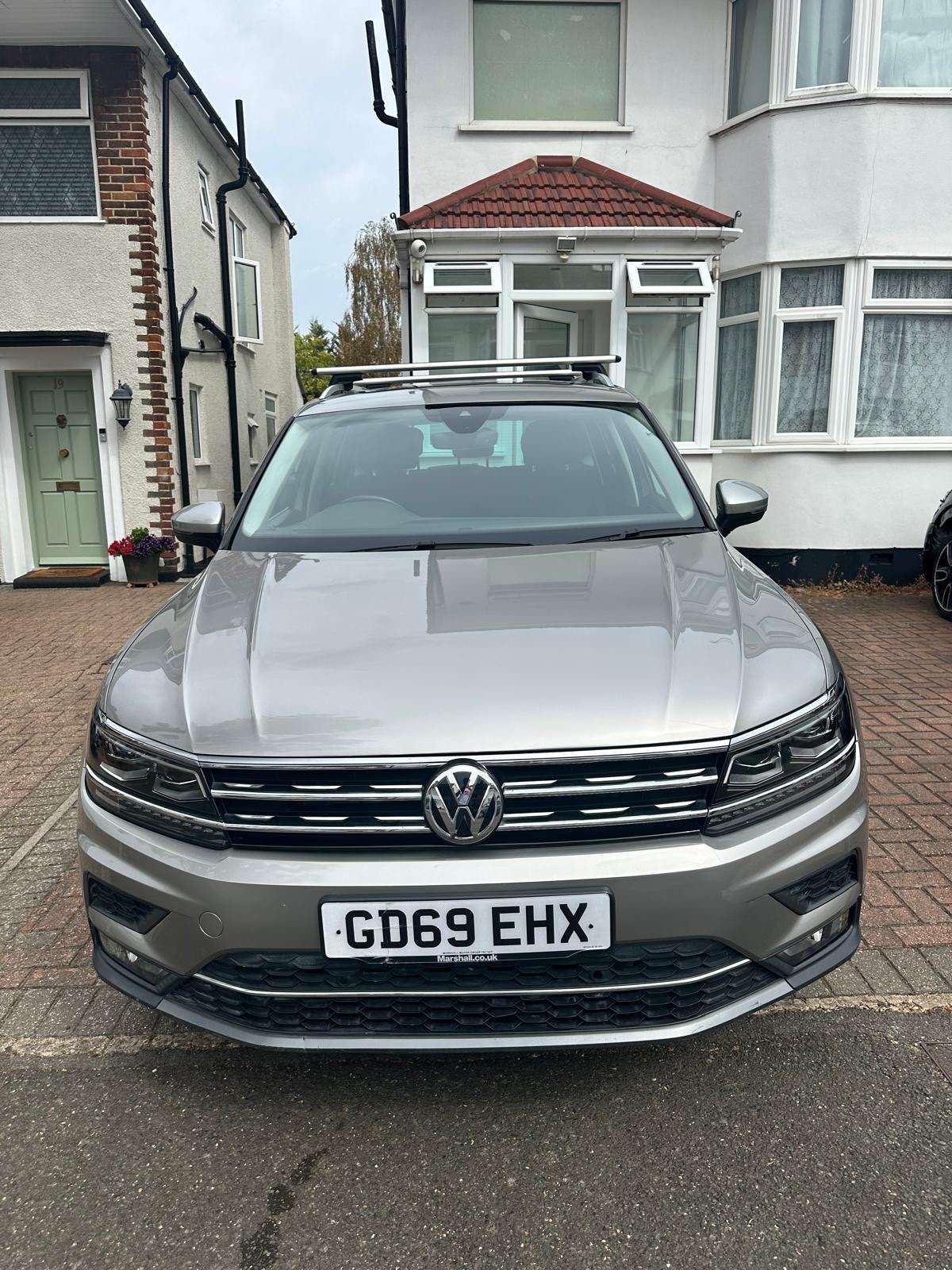 A 2020 VOLKSWAGEN TIGUAN 1.5 TSI EVO SEL SUV 5dr Petrol DSG Euro 6 (s/s) (150 ps) A 2020 VOLKSWAGEN TIGUAN 1.5 TSI EVO SEL SUV 5dr Petrol DSG Euro 6 (s/s) (150 ps)