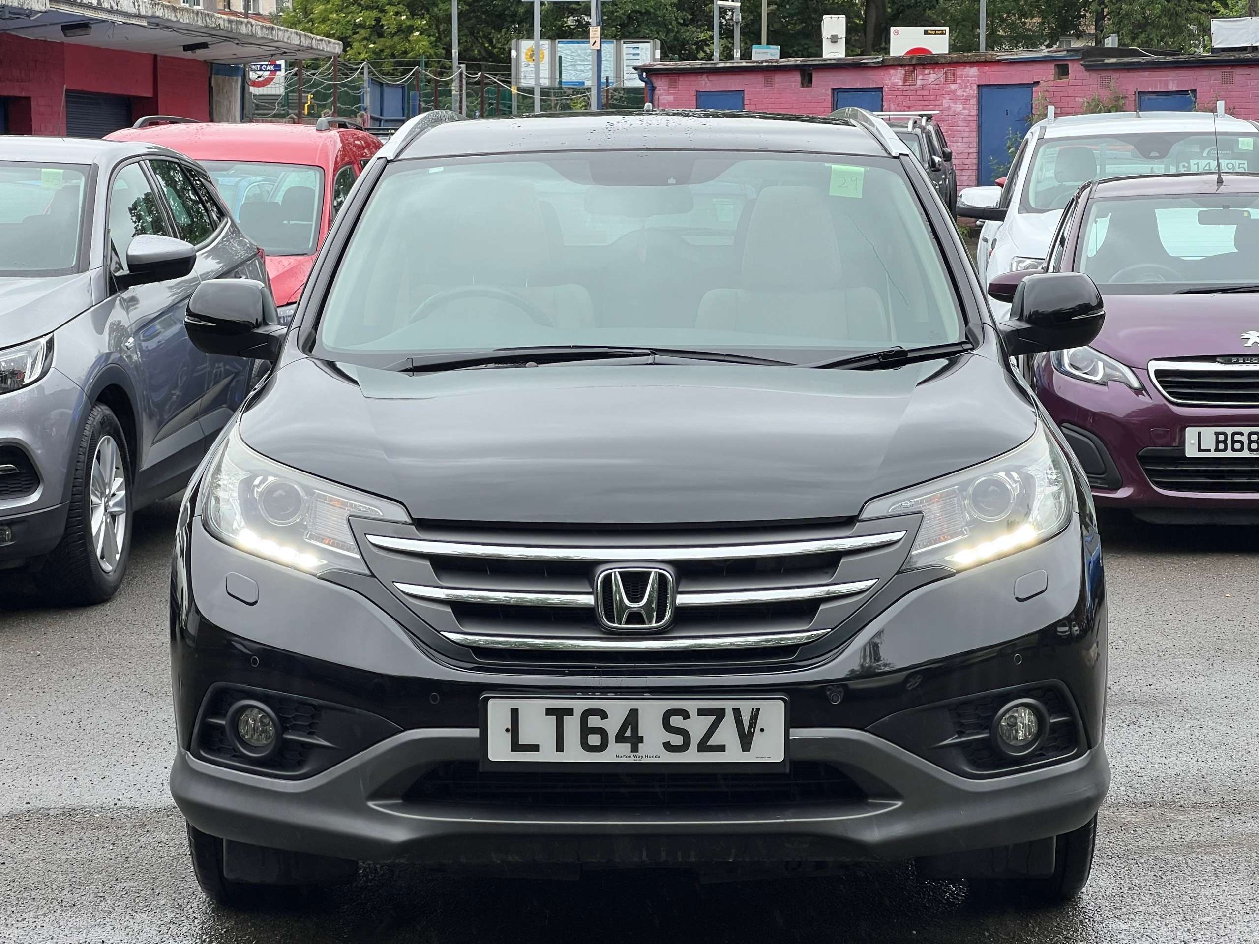 A 2014 HONDA CR-V 2.0 i-VTEC EX SUV 5dr Petrol Auto 4WD Euro 5 (155 ps) A 2014 HONDA CR-V 2.0 i-VTEC EX SUV 5dr Petrol Auto 4WD Euro 5 (155 ps)
