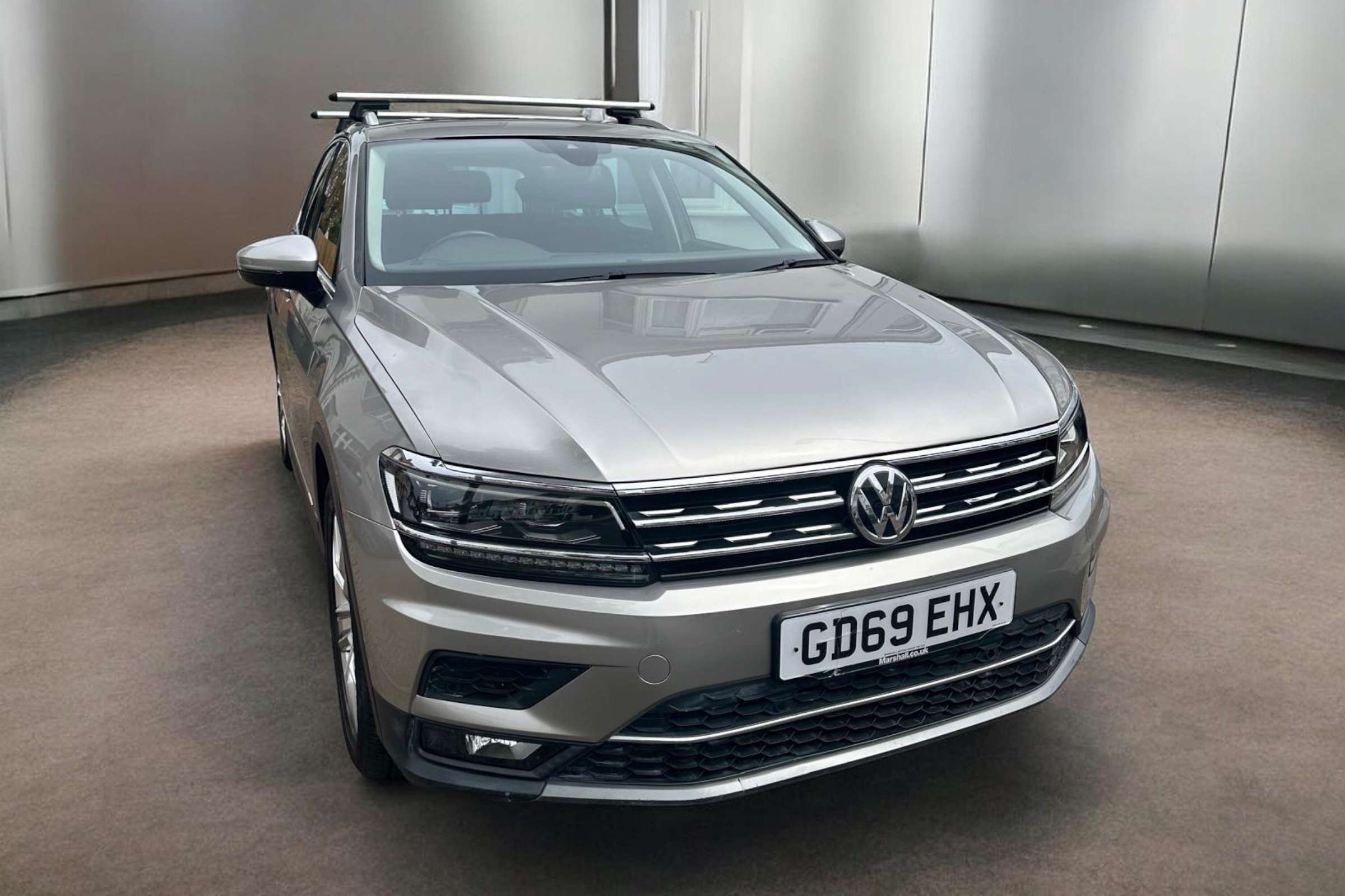 A 2020 VOLKSWAGEN TIGUAN 1.5 TSI EVO SEL SUV 5dr Petrol DSG Euro 6 (s/s) (150 ps) A 2020 VOLKSWAGEN TIGUAN 1.5 TSI EVO SEL SUV 5dr Petrol DSG Euro 6 (s/s) (150 ps)