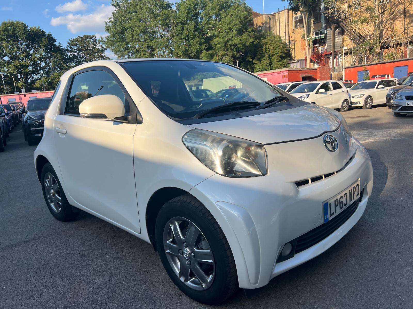 A 2014 TOYOTA IQ 1.0 VVT-i 2 Hatchback 3dr Petrol Multidrive Euro 5 (68 ps) A 2014 TOYOTA IQ 1.0 VVT-i 2 Hatchback 3dr Petrol Multidrive Euro 5 (68 ps)