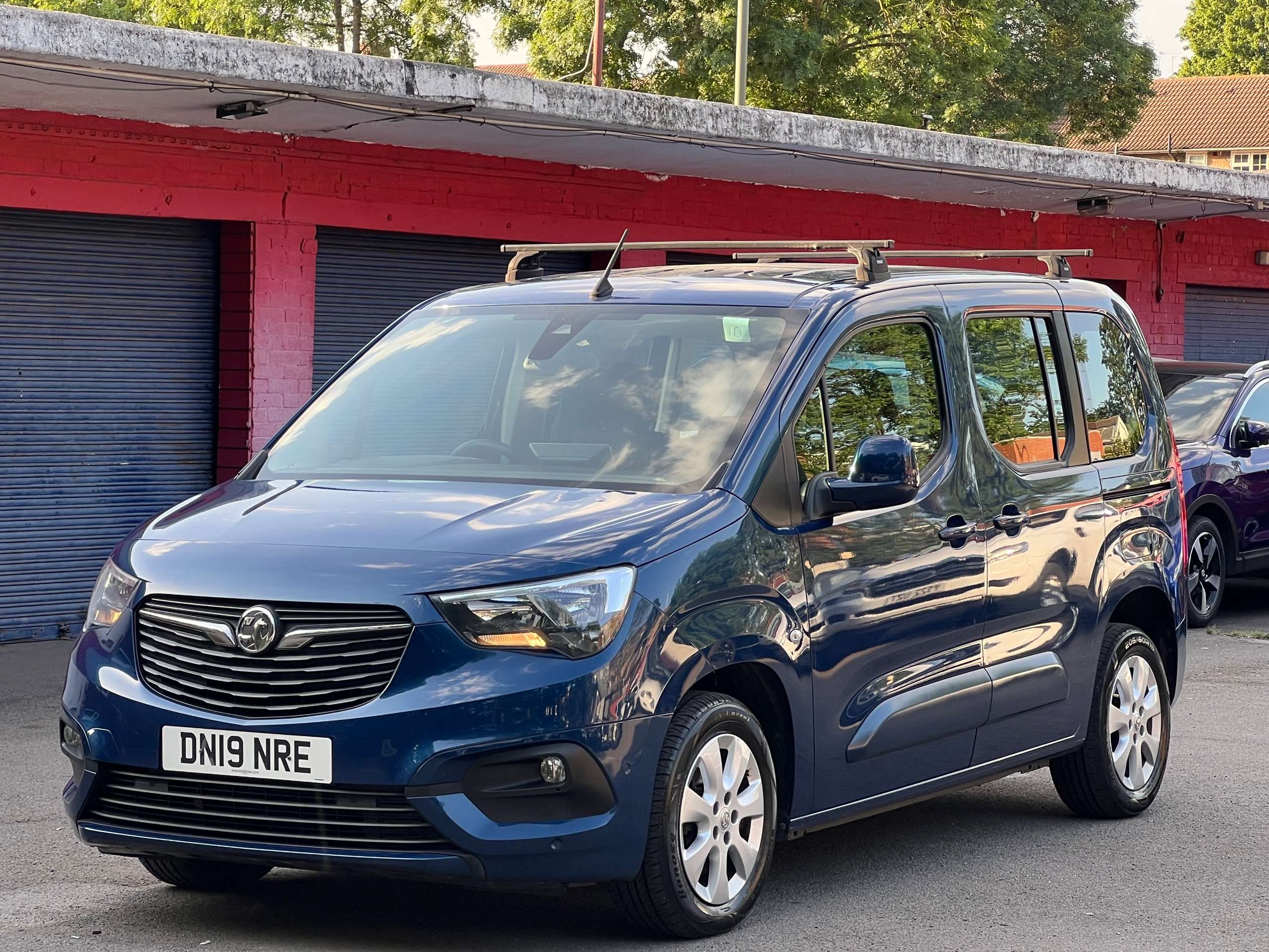 A 2019 VAUXHALL COMBO LIFE 1.5 Turbo D BlueInjection Energy MPV 5dr Diesel Manual Euro 6 (s/s) (7 Seat) (100 ps) A 2019 VAUXHALL COMBO LIFE 1.5 Turbo D BlueInjection Energy MPV 5dr Diesel Manual Euro 6 (s/s) (7 Seat) (100 ps)
