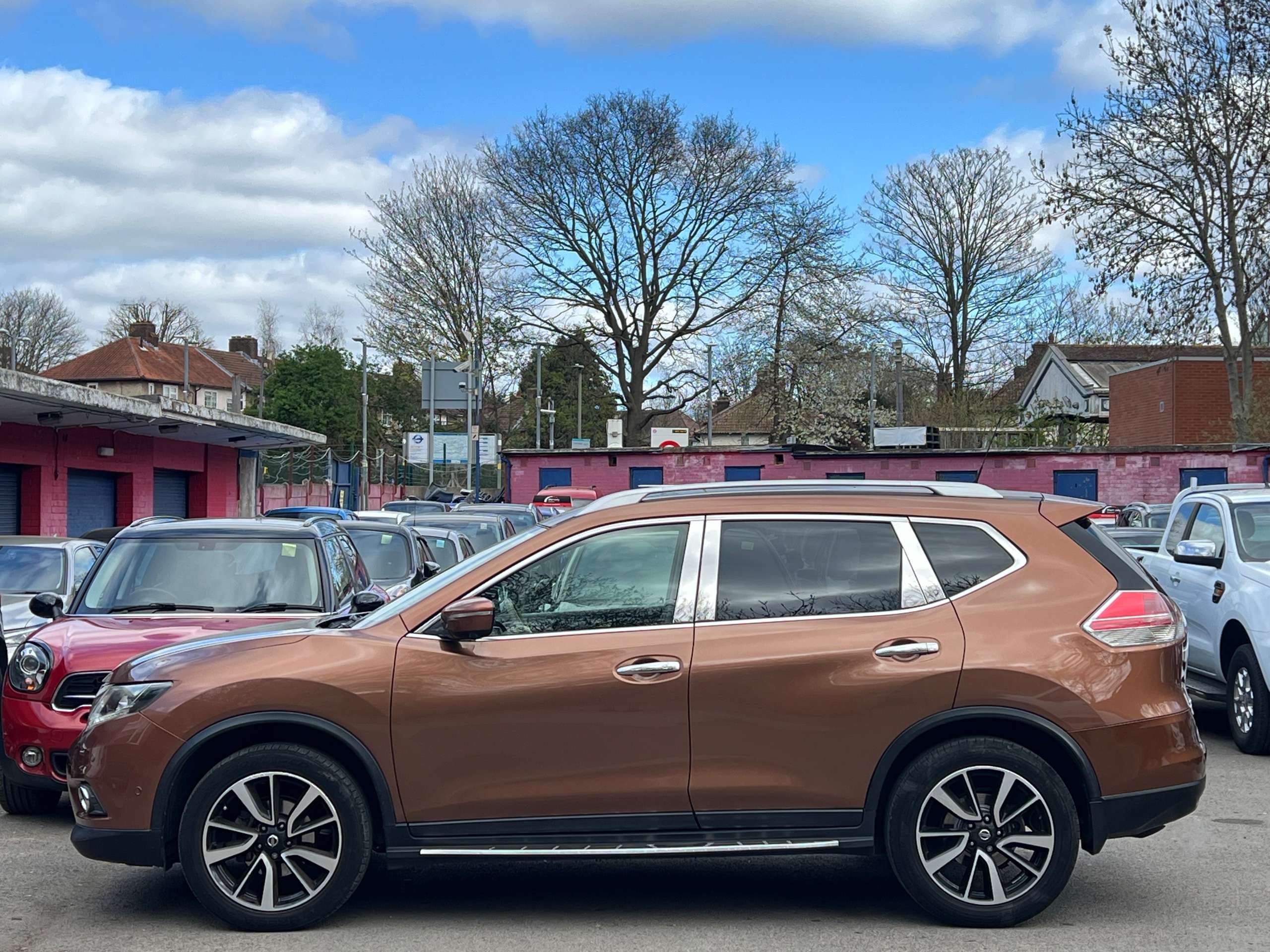 A 2016 NISSAN X-TRAIL 1.6 dCi Tekna SUV 5dr Diesel XTRON Euro 6 (s/s) (130 ps) A 2016 NISSAN X-TRAIL 1.6 dCi Tekna SUV 5dr Diesel XTRON Euro 6 (s/s) (130 ps)