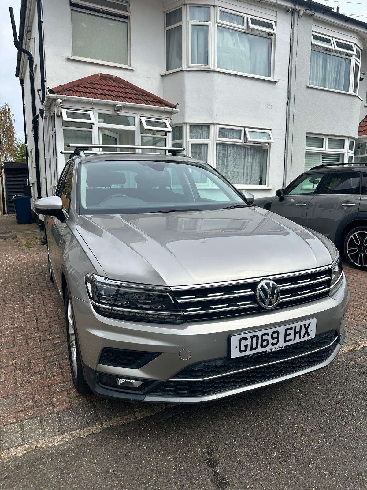 A 2020 VOLKSWAGEN TIGUAN 1.5 TSI EVO SEL SUV 5dr Petrol DSG Euro 6 (s/s) (150 ps) A 2020 VOLKSWAGEN TIGUAN 1.5 TSI EVO SEL SUV 5dr Petrol DSG Euro 6 (s/s) (150 ps)