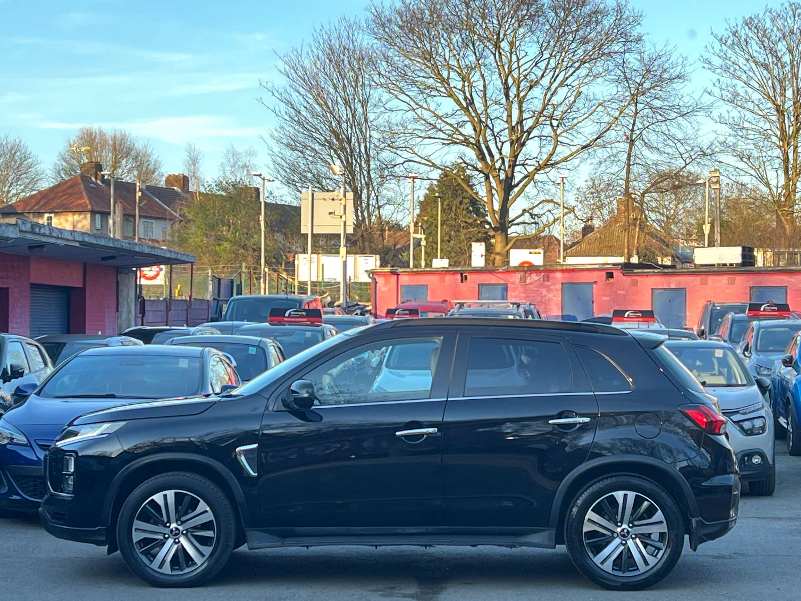 A 2020 MITSUBISHI ASX 2.0 MIVEC Exceed SUV 5dr Petrol Automatic Euro 6 (s/s) (150 ps) A 2020 MITSUBISHI ASX 2.0 MIVEC Exceed SUV 5dr Petrol Automatic Euro 6 (s/s) (150 ps)