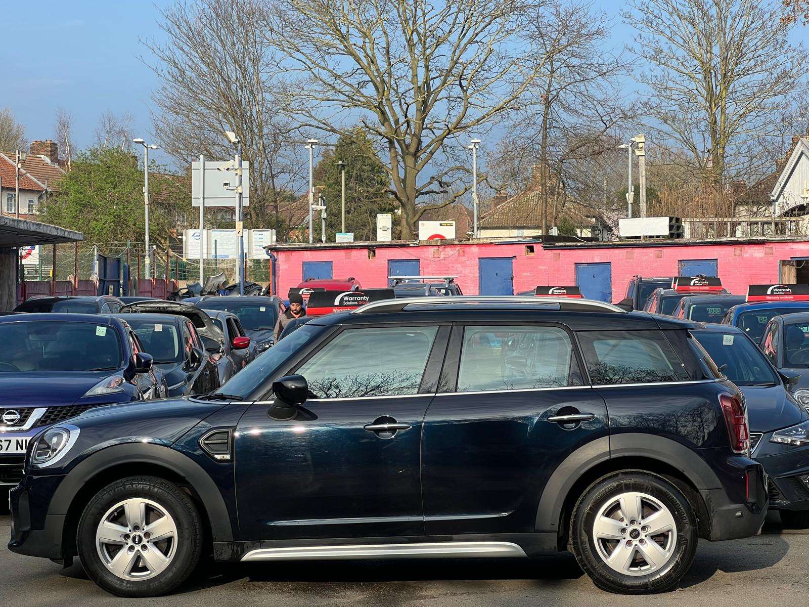 A 2020 MINI COUNTRYMAN 1.5 Cooper Classic SUV 5dr Petrol Steptronic Euro 6 (s/s) (136 ps) A 2020 MINI COUNTRYMAN 1.5 Cooper Classic SUV 5dr Petrol Steptronic Euro 6 (s/s) (136 ps)