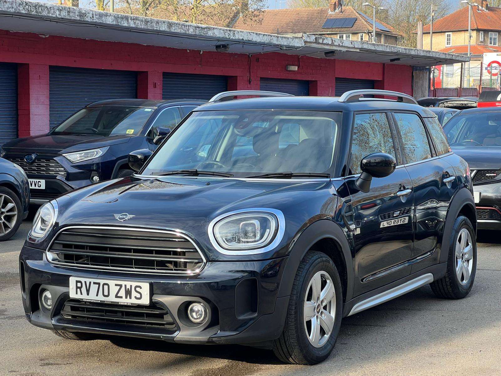 A 2020 MINI COUNTRYMAN 1.5 Cooper Classic SUV 5dr Petrol Steptronic Euro 6 (s/s) (136 ps) A 2020 MINI COUNTRYMAN 1.5 Cooper Classic SUV 5dr Petrol Steptronic Euro 6 (s/s) (136 ps)