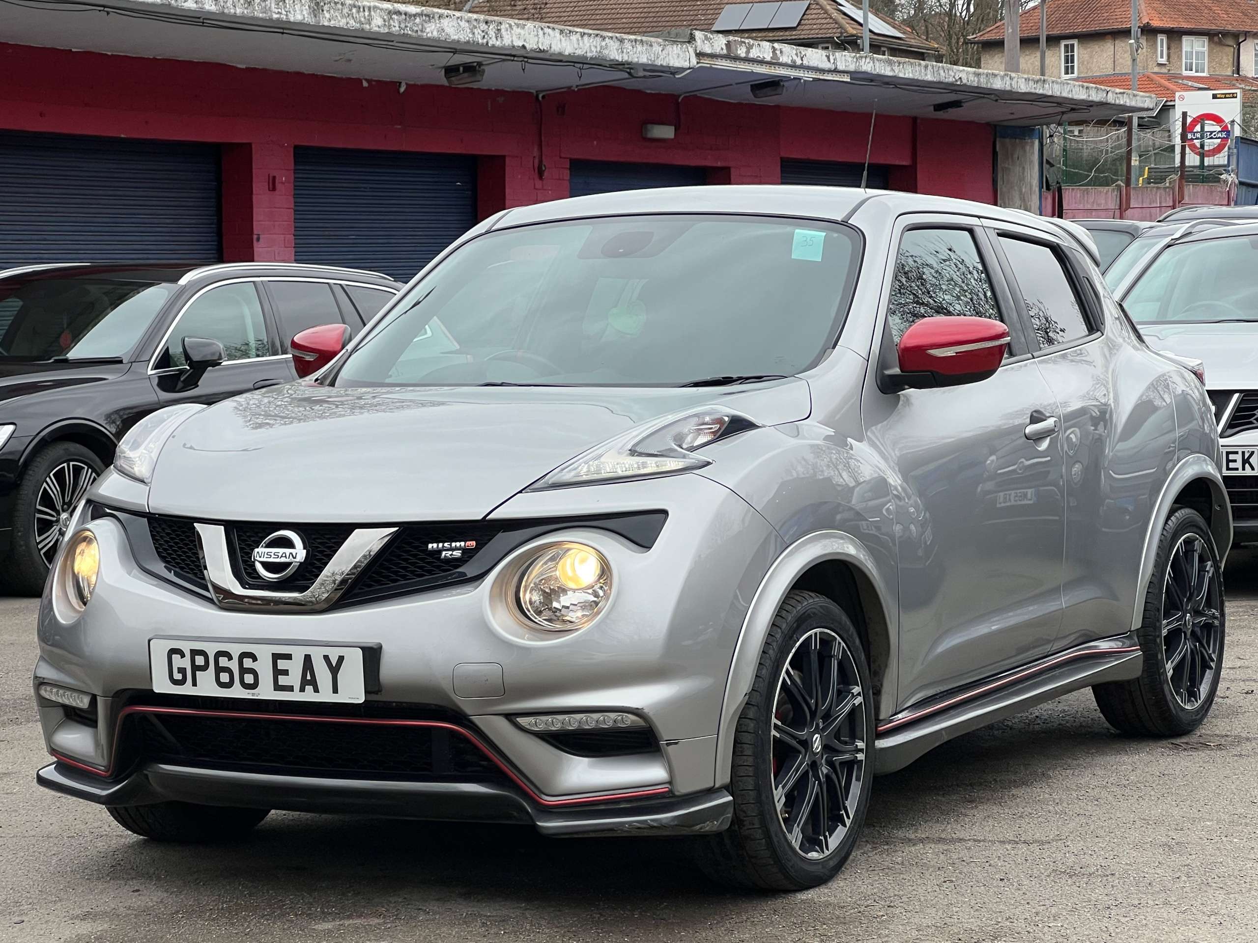 A 2016 NISSAN JUKE 1.6 DIG-T Nismo RS SUV 5dr Petrol XTRON 4WD Euro 6 (214 ps) A 2016 NISSAN JUKE 1.6 DIG-T Nismo RS SUV 5dr Petrol XTRON 4WD Euro 6 (214 ps)