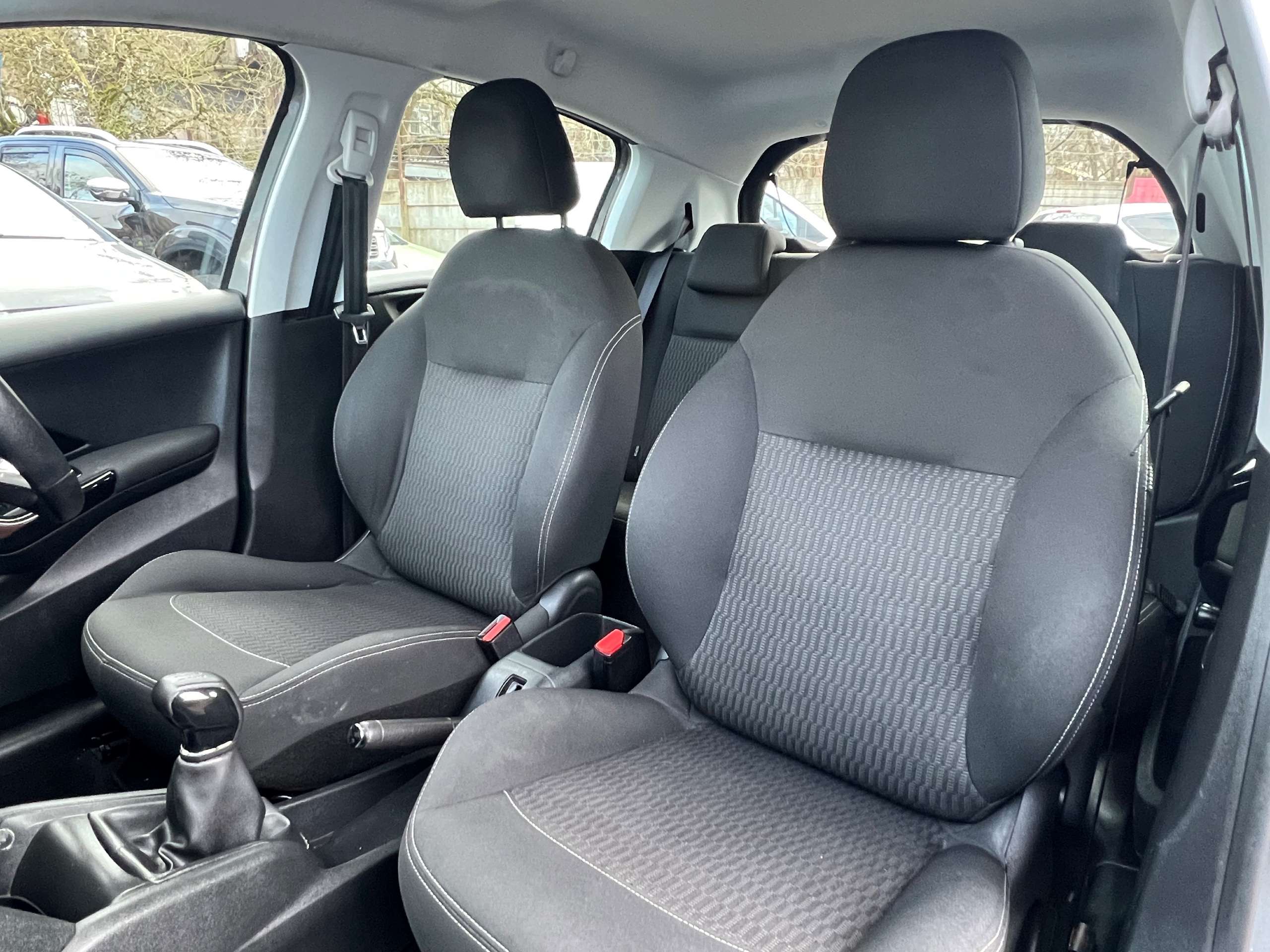 2018 PEUGEOT 208 2018 PEUGEOT 208