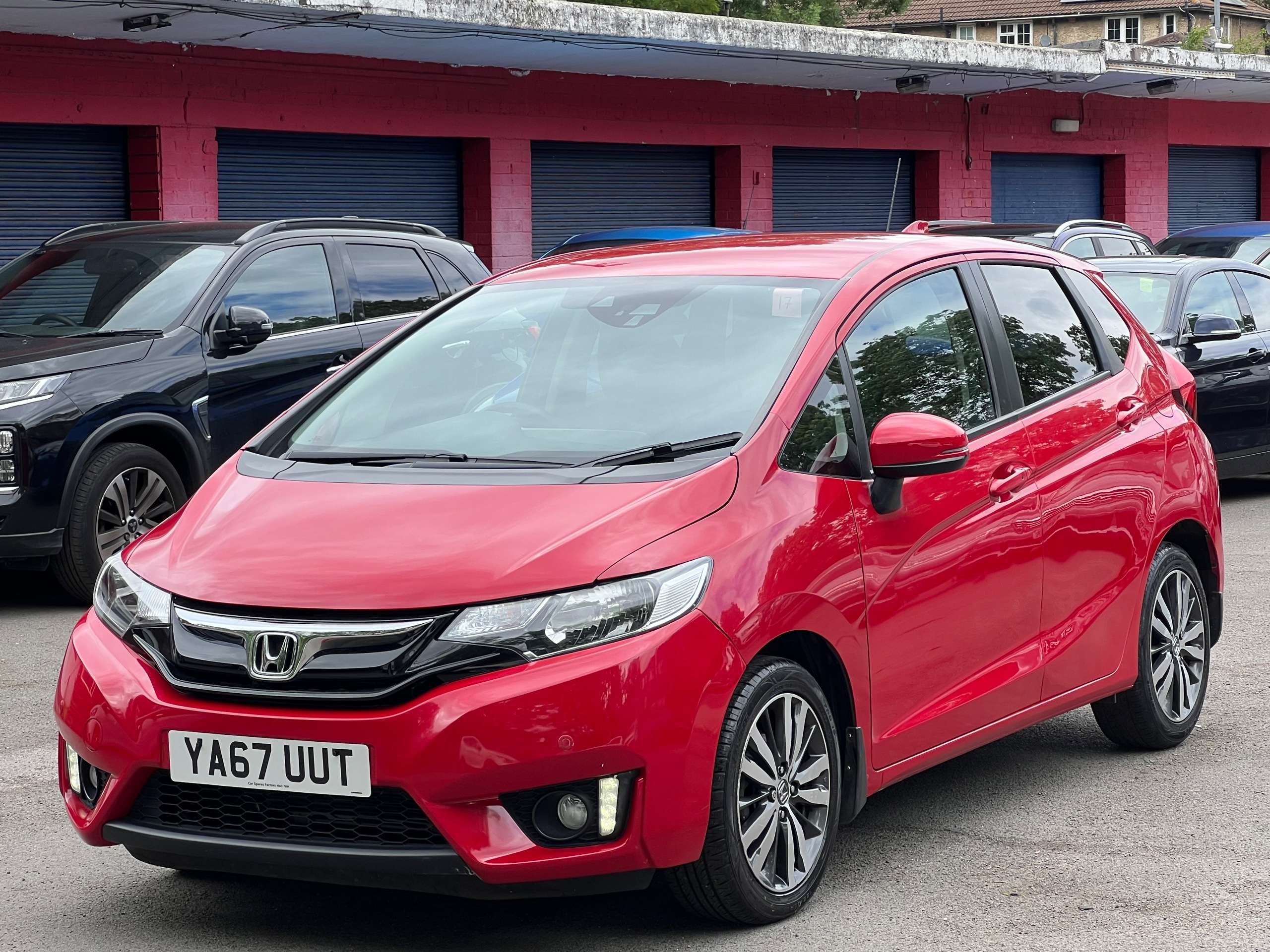 A 2017 HONDA JAZZ 1.3 i-VTEC EX Hatchback 5dr Petrol CVT Euro 6 (s/s) (102 ps) A 2017 HONDA JAZZ 1.3 i-VTEC EX Hatchback 5dr Petrol CVT Euro 6 (s/s) (102 ps)