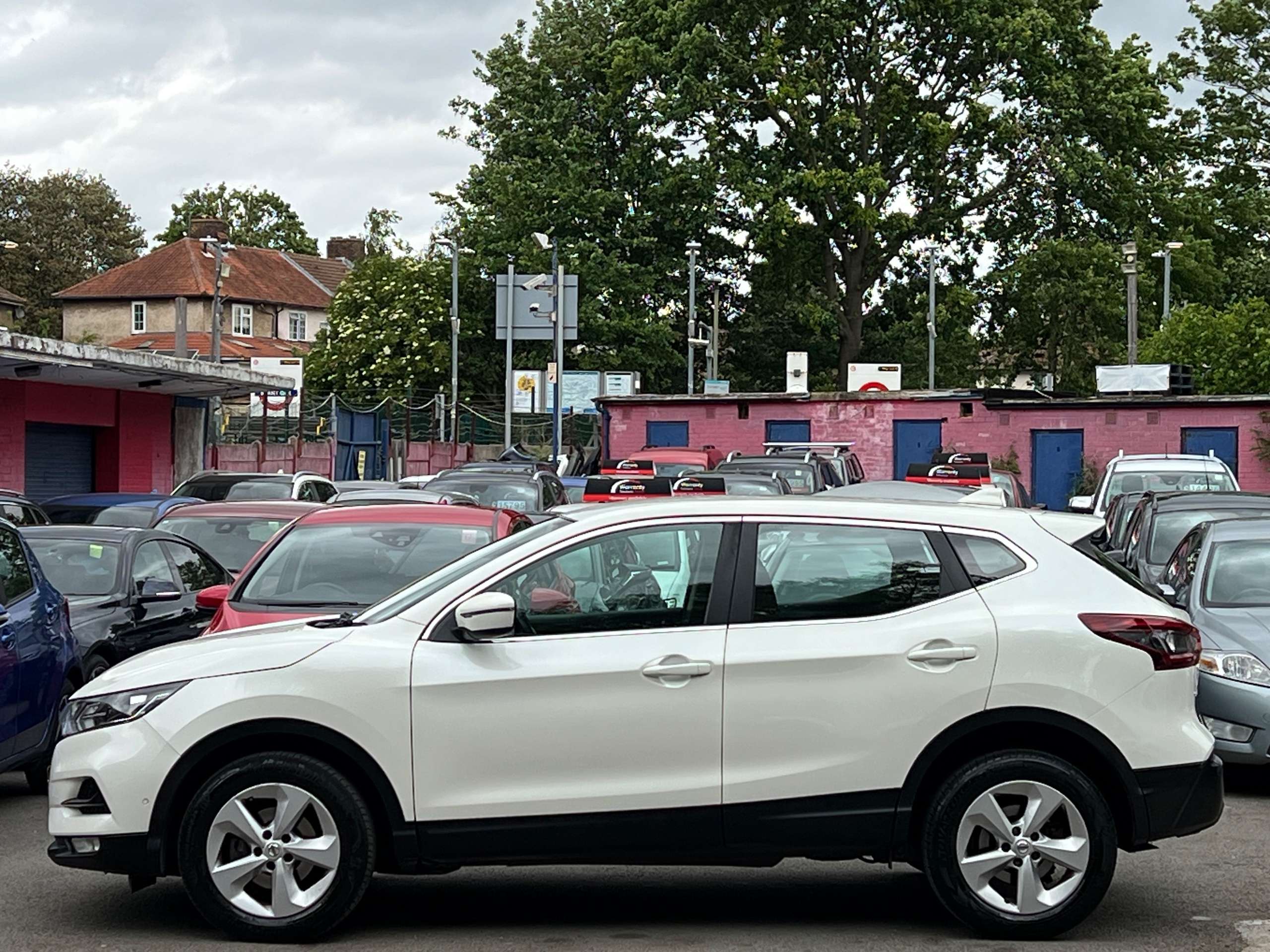 A 2021 NISSAN QASHQAI 1.3 DIG-T Acenta Premium SUV 5dr Petrol DCT Auto Euro 6 (s/s) (160 ps) A 2021 NISSAN QASHQAI 1.3 DIG-T Acenta Premium SUV 5dr Petrol DCT Auto Euro 6 (s/s) (160 ps)