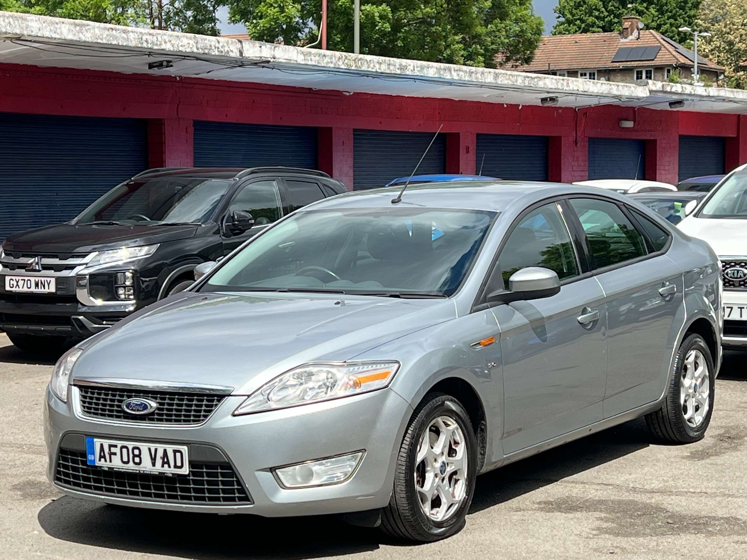 A 2008 FORD MONDEO 2.0 Zetec Hatchback 5dr Petrol Manual (189 g/km, 143 bhp) A 2008 FORD MONDEO 2.0 Zetec Hatchback 5dr Petrol Manual (189 g/km, 143 bhp)