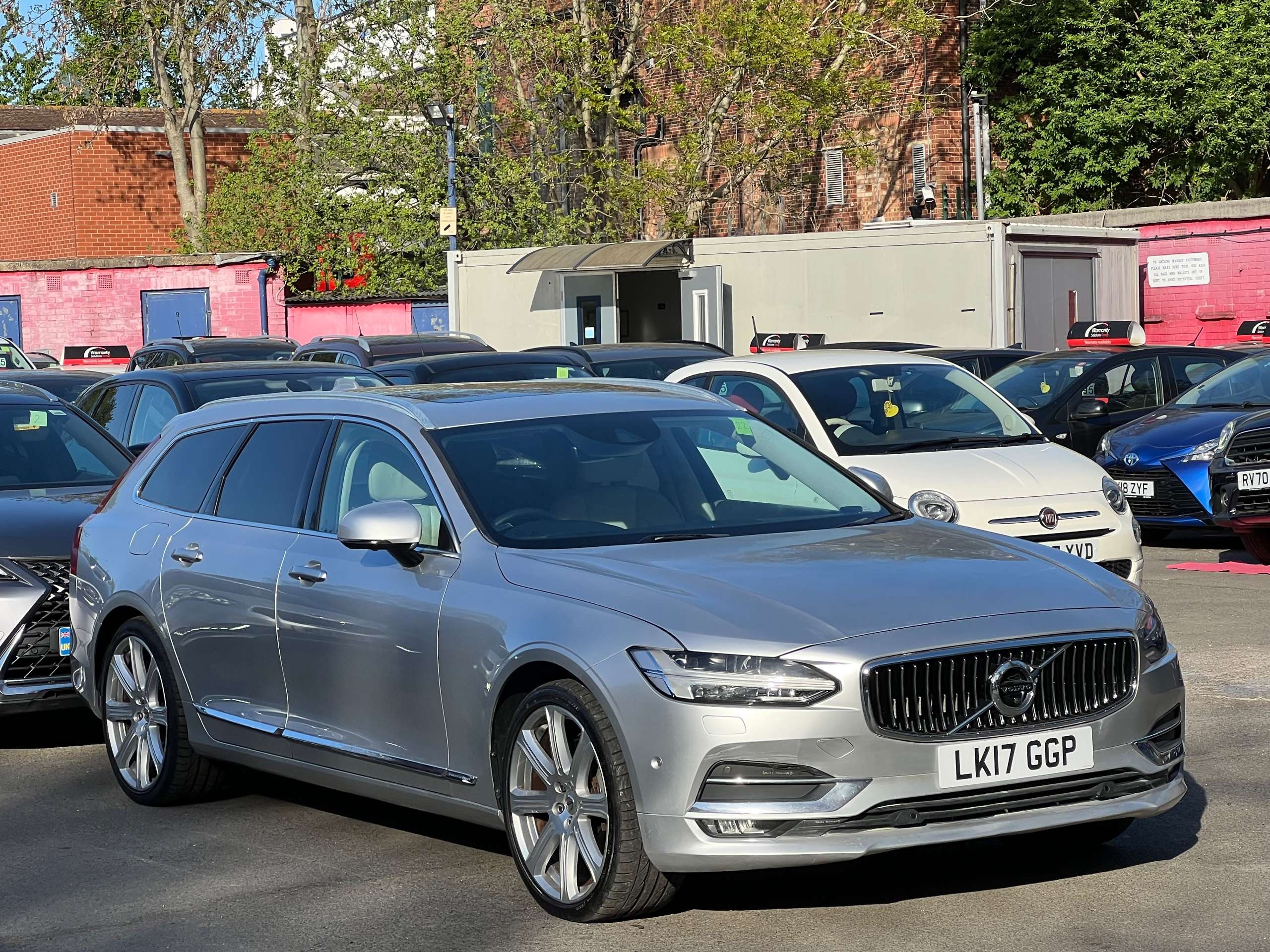 A 2017 VOLVO V90 T6 Inscription Plus A 2017 VOLVO V90 T6 Inscription Plus