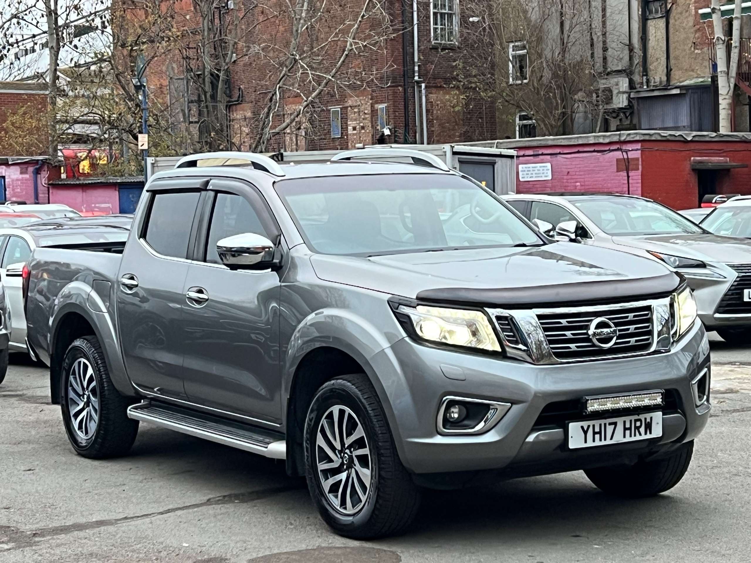 A 2017 NISSAN NAVARA 2.3 dCi Tekna Pickup Double Cab 4dr Diesel Manual 4WD Euro 6 (s/s) (190 ps) A 2017 NISSAN NAVARA 2.3 dCi Tekna Pickup Double Cab 4dr Diesel Manual 4WD Euro 6 (s/s) (190 ps)