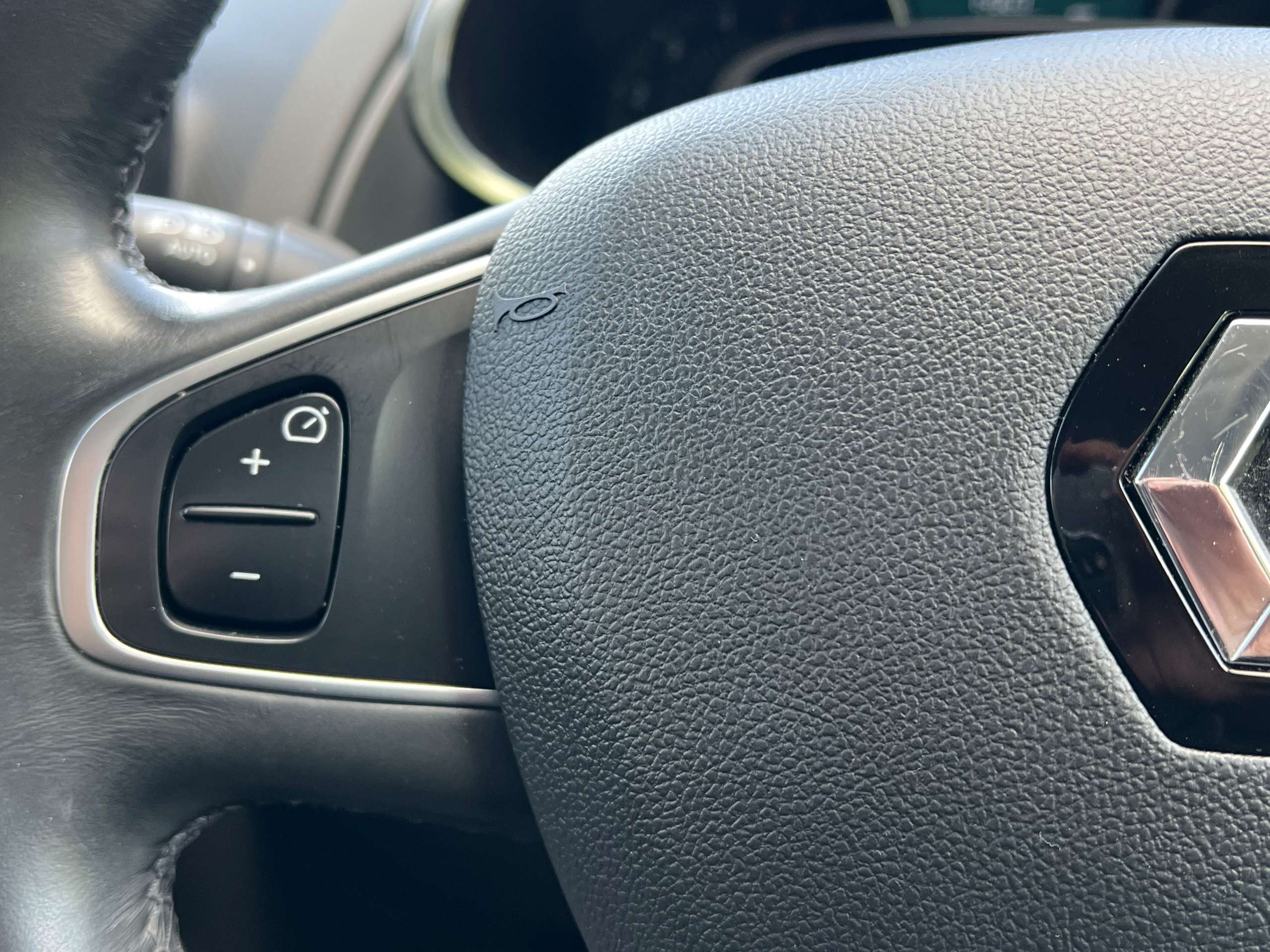 2015 RENAULT CLIO 2015 RENAULT CLIO