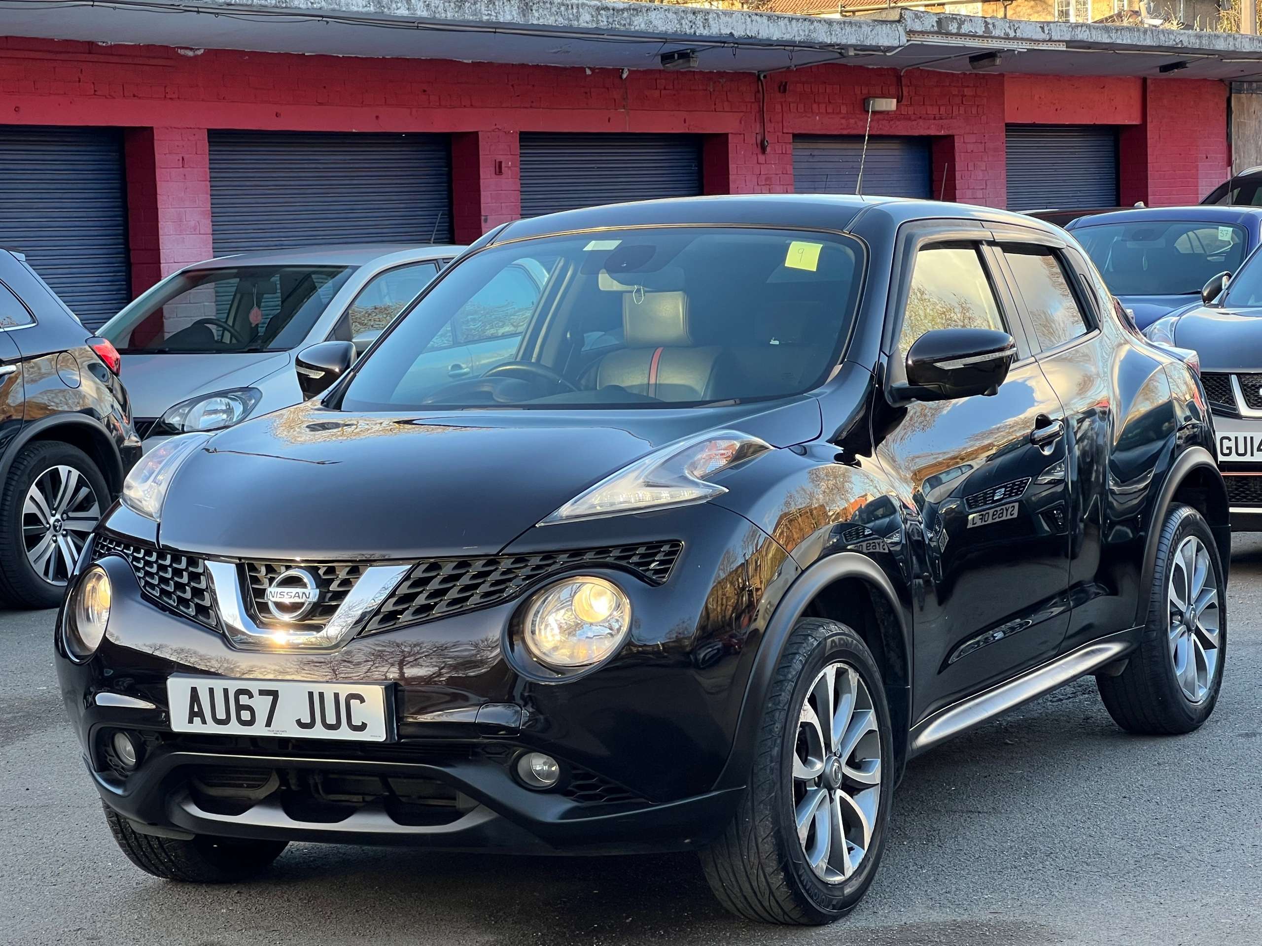 A 2017 NISSAN JUKE 1.6 Tekna SUV 5dr Petrol XTRON Euro 6 (117 ps) A 2017 NISSAN JUKE 1.6 Tekna SUV 5dr Petrol XTRON Euro 6 (117 ps)