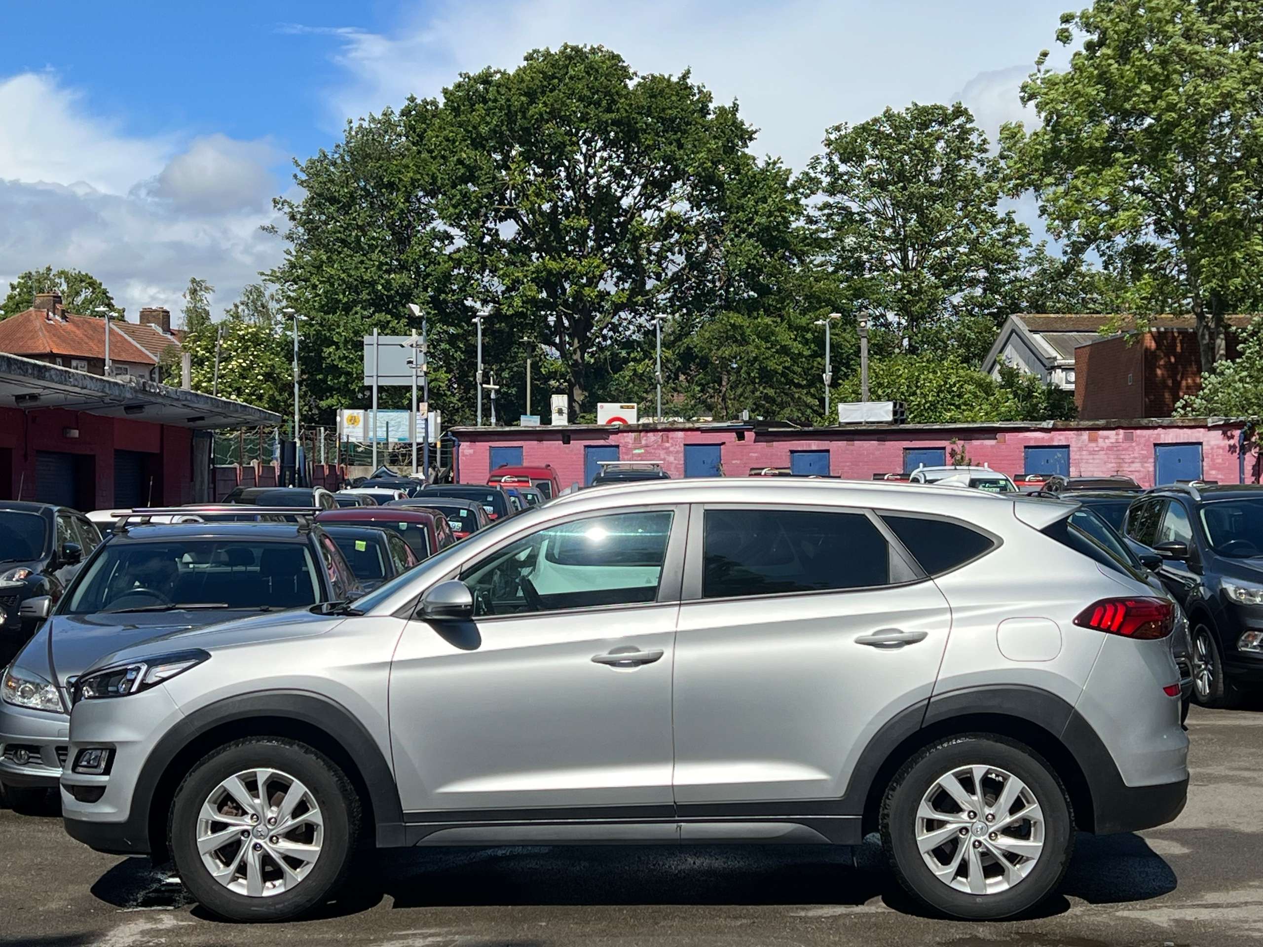 A 2020 HYUNDAI TUCSON 1.6 T-GDi SE Nav SUV 5dr Petrol Manual Euro 6 (s/s) (177 ps) A 2020 HYUNDAI TUCSON 1.6 T-GDi SE Nav SUV 5dr Petrol Manual Euro 6 (s/s) (177 ps)