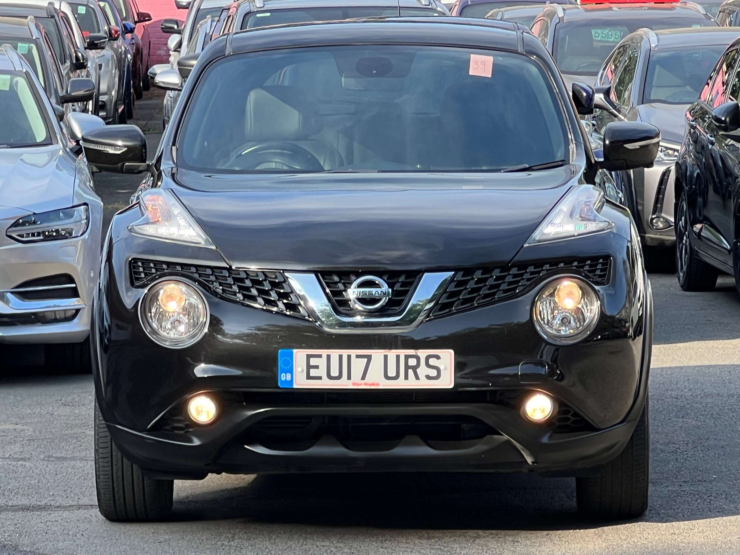 A 2017 NISSAN JUKE 1.6 Tekna SUV 5dr Petrol XTRON Euro 6 (117 ps) A 2017 NISSAN JUKE 1.6 Tekna SUV 5dr Petrol XTRON Euro 6 (117 ps)