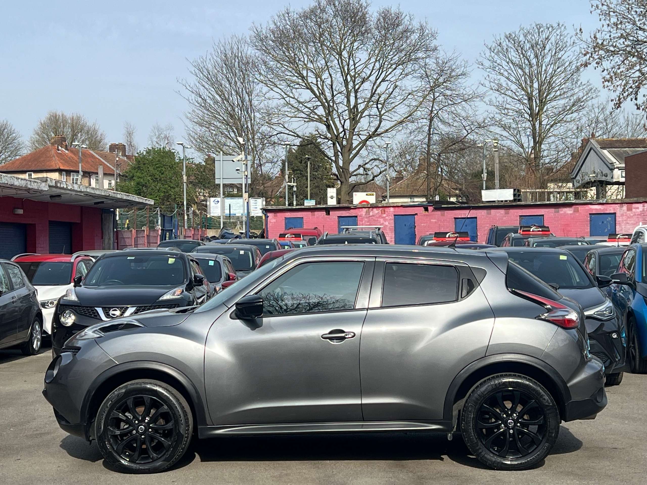 A 2019 NISSAN JUKE 1.6 Tekna SUV 5dr Petrol XTRON Euro 6 (117 ps) A 2019 NISSAN JUKE 1.6 Tekna SUV 5dr Petrol XTRON Euro 6 (117 ps)