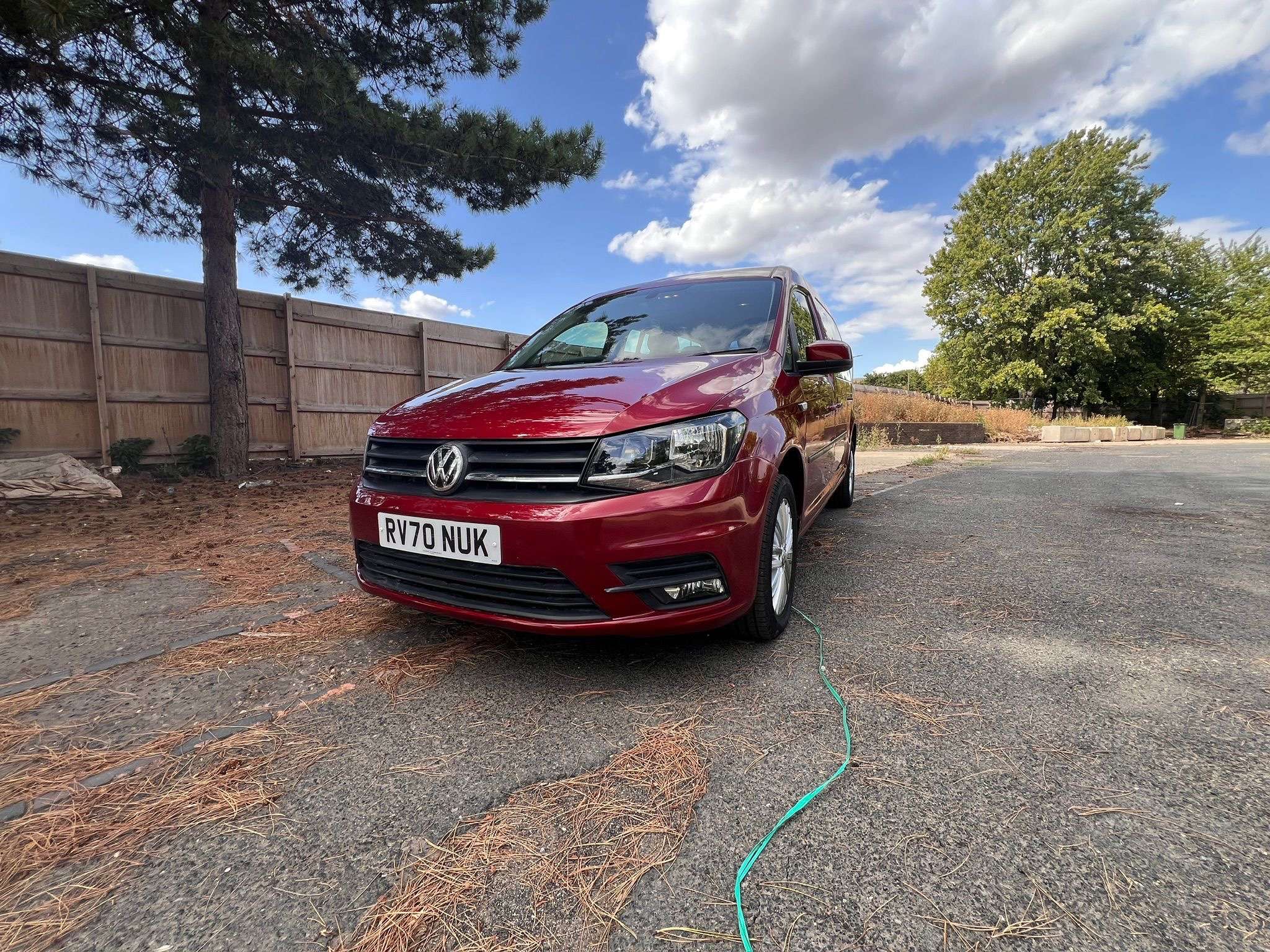 A 2020 VOLKSWAGEN CADDY MAXI LIFE 2.0 TDI MPV 5dr Diesel DSG Euro 6 (s/s) (102 ps) A 2020 VOLKSWAGEN CADDY MAXI LIFE 2.0 TDI MPV 5dr Diesel DSG Euro 6 (s/s) (102 ps)