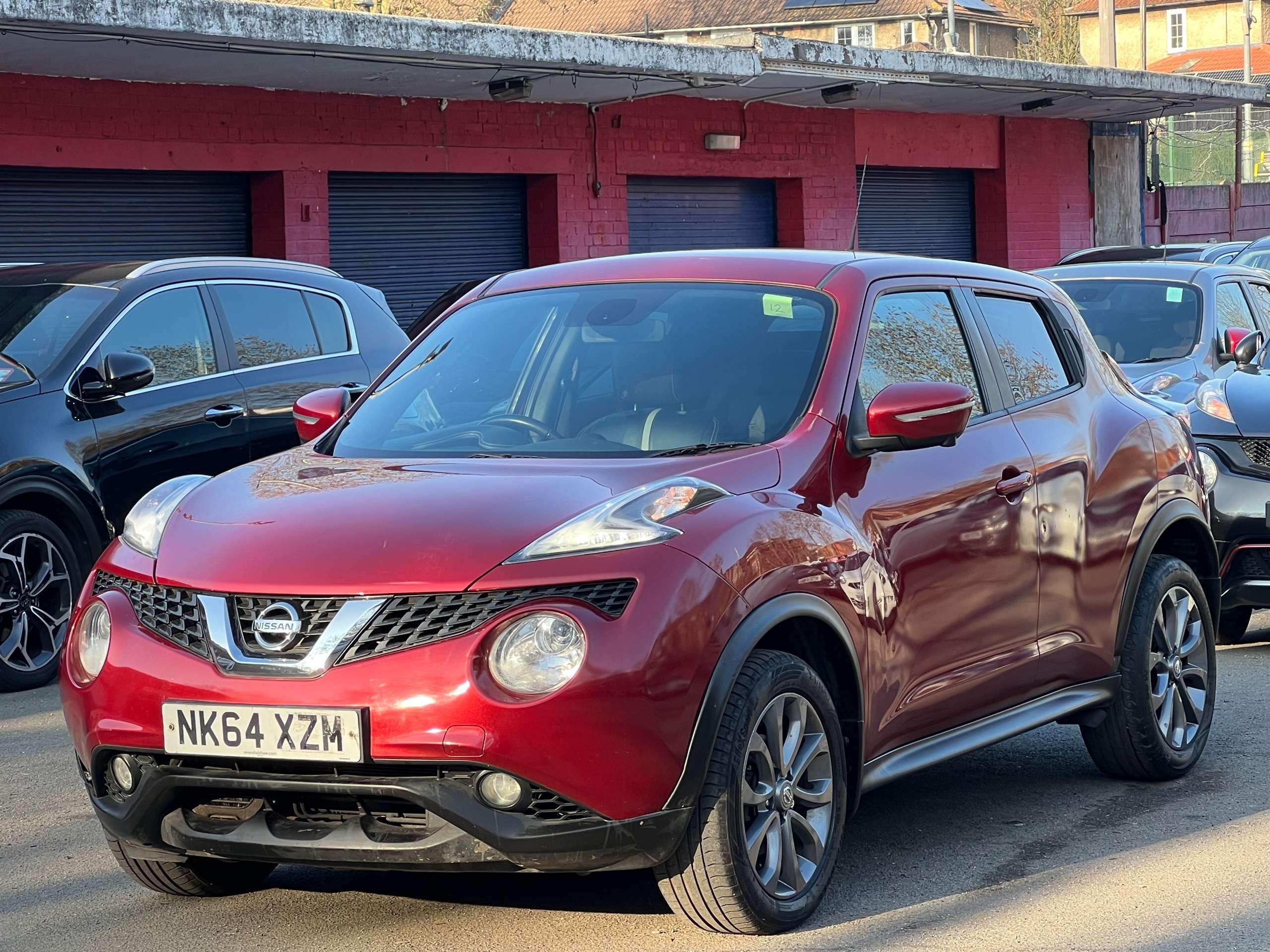 A 2014 NISSAN JUKE 1.6 Tekna SUV 5dr Petrol XTRON Euro 5 (117 ps) A 2014 NISSAN JUKE 1.6 Tekna SUV 5dr Petrol XTRON Euro 5 (117 ps)