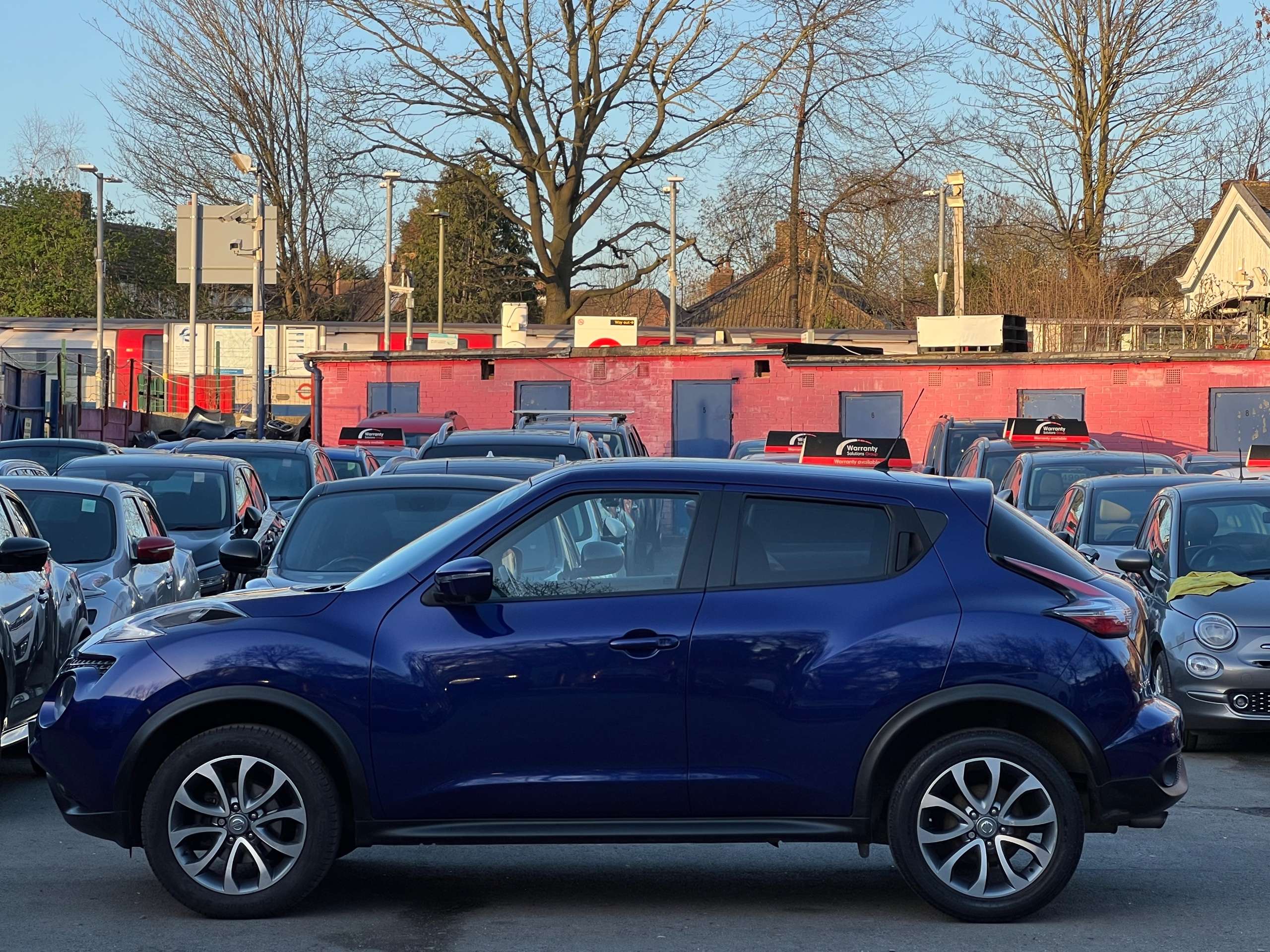 A 2018 NISSAN JUKE 1.2 DIG-T Tekna SUV 5dr Petrol Manual Euro 6 (s/s) (115 ps) A 2018 NISSAN JUKE 1.2 DIG-T Tekna SUV 5dr Petrol Manual Euro 6 (s/s) (115 ps)