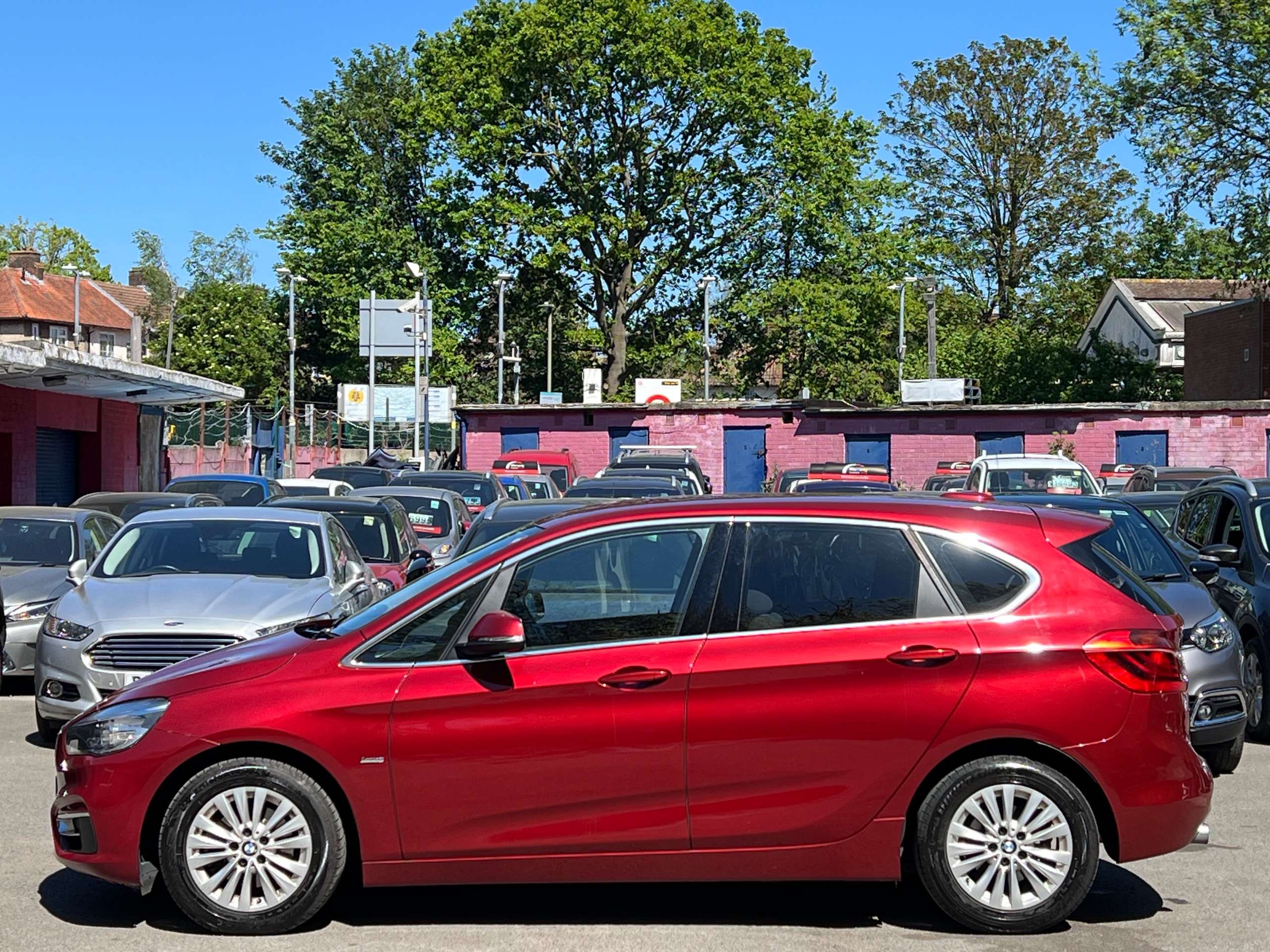 A 2016 BMW 2 SERIES ACTIVE TOURER 218d Luxury A 2016 BMW 2 SERIES ACTIVE TOURER 218d Luxury
