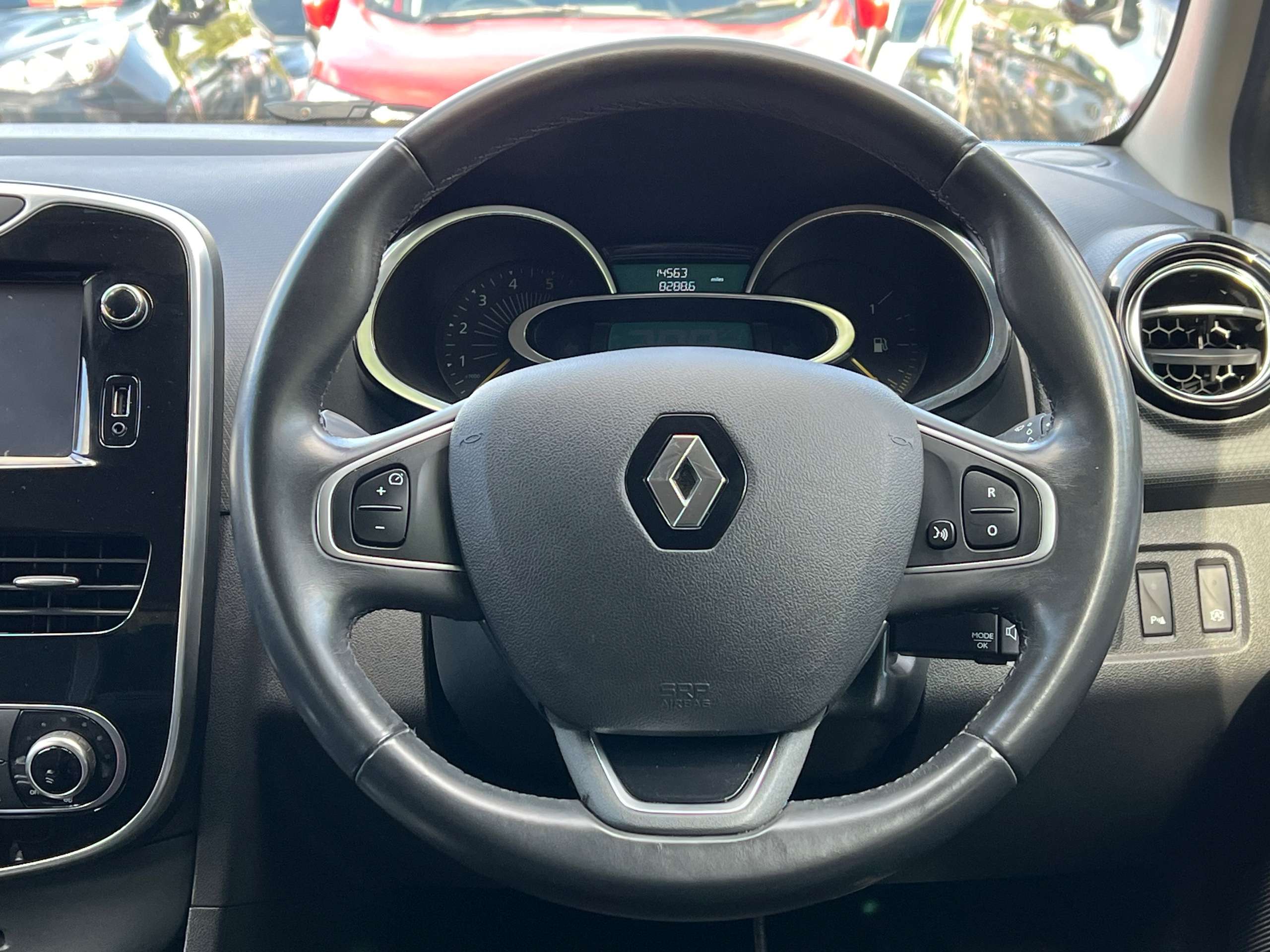2015 RENAULT CLIO 2015 RENAULT CLIO