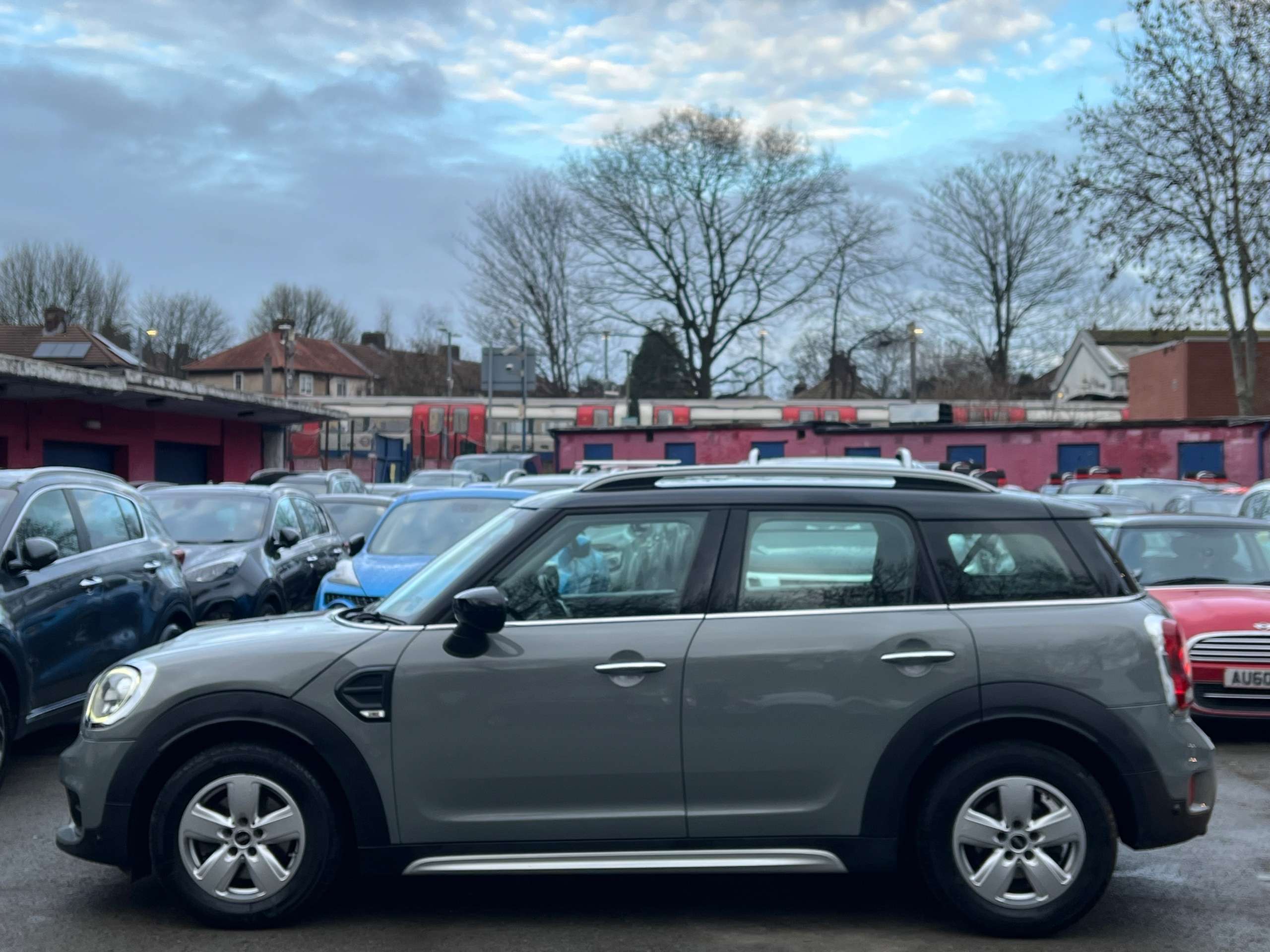 A 2020 MINI COUNTRYMAN 1.5 Cooper Classic SUV 5dr Petrol Steptronic Euro 6 (s/s) (136 ps) A 2020 MINI COUNTRYMAN 1.5 Cooper Classic SUV 5dr Petrol Steptronic Euro 6 (s/s) (136 ps)