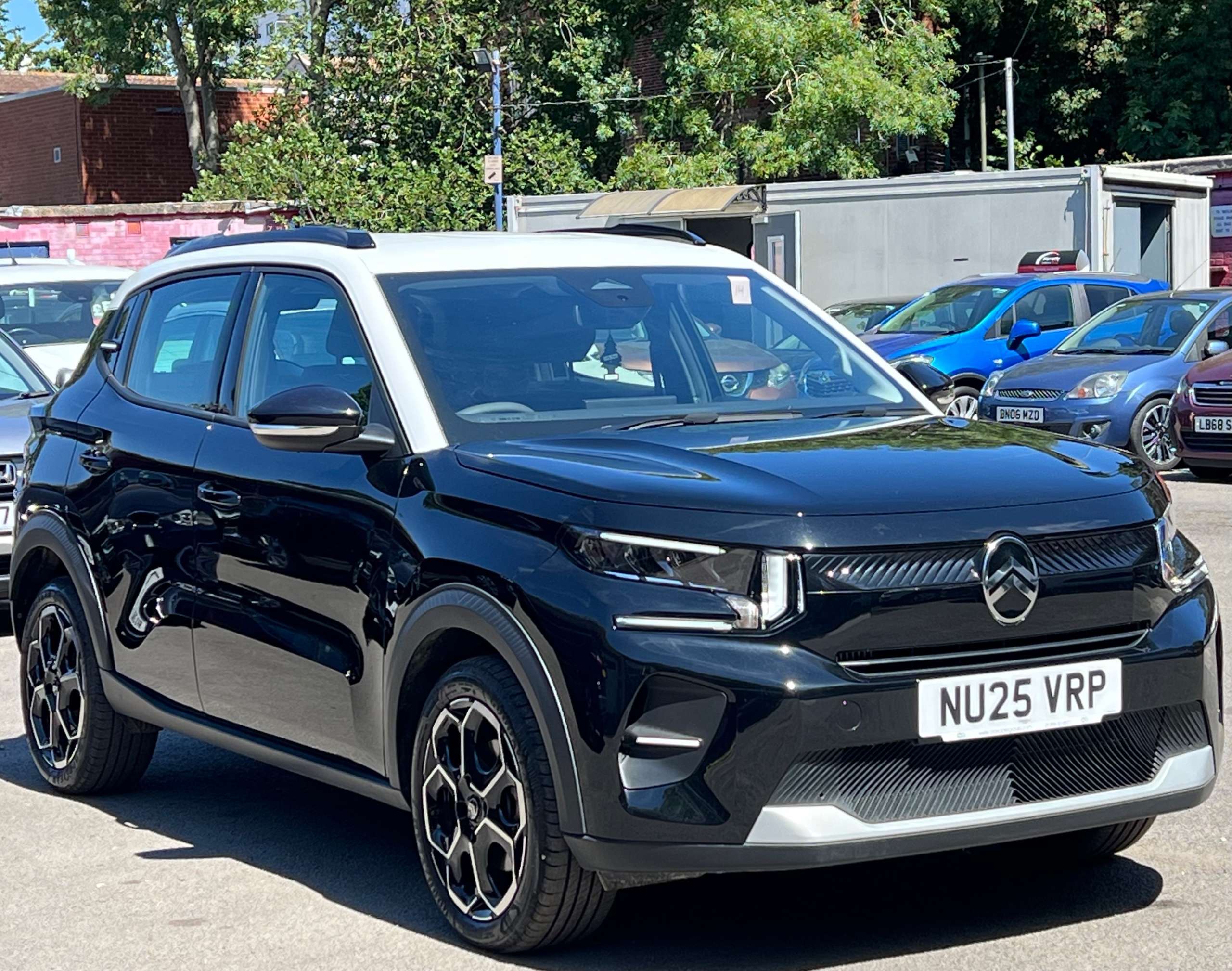 A 2025 CITROEN C3 1.2 Turbo PLUS Hatchback 5dr Petrol Manual Euro 6 (s/s) (100 ps) A 2025 CITROEN C3 1.2 Turbo PLUS Hatchback 5dr Petrol Manual Euro 6 (s/s) (100 ps)
