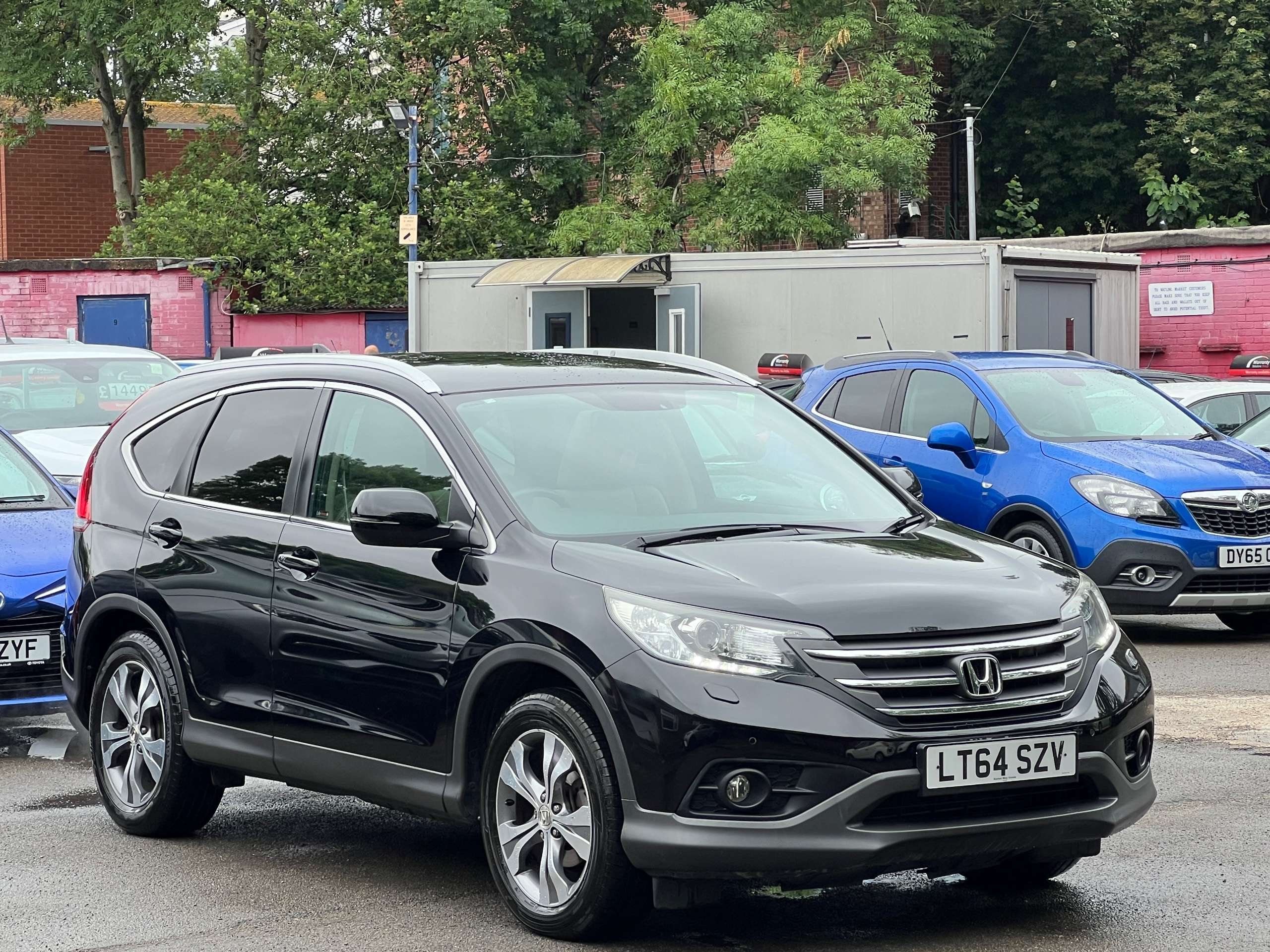 A 2014 HONDA CR-V 2.0 i-VTEC EX SUV 5dr Petrol Auto 4WD Euro 5 (155 ps) A 2014 HONDA CR-V 2.0 i-VTEC EX SUV 5dr Petrol Auto 4WD Euro 5 (155 ps)