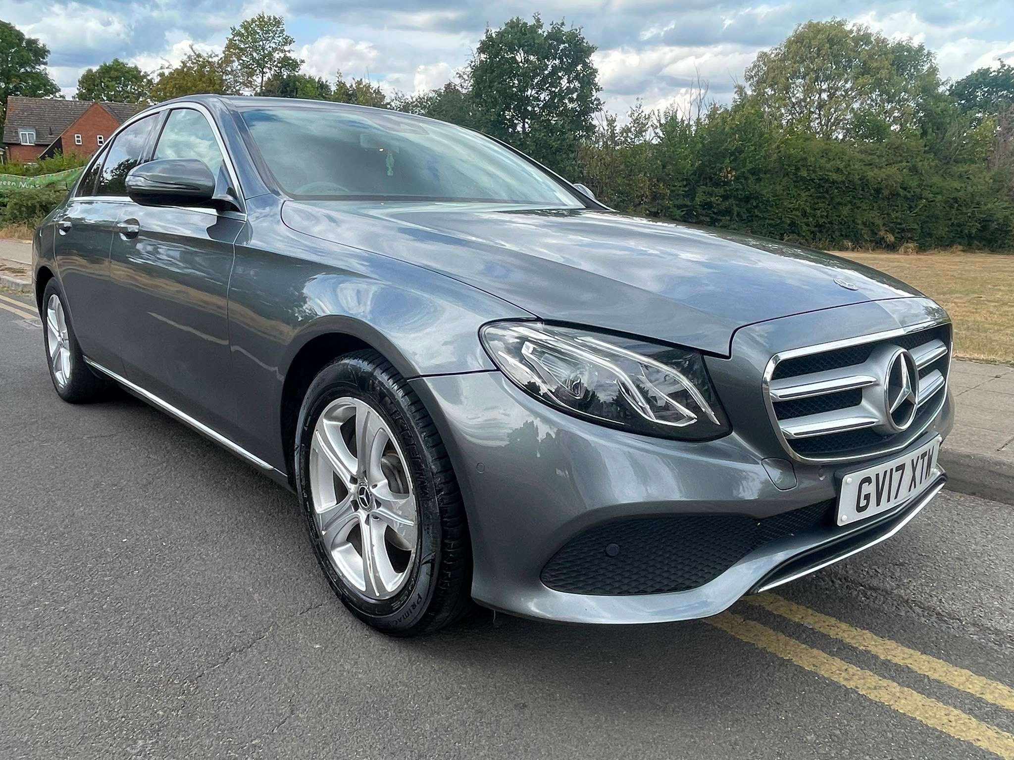 A 2017 MERCEDES-BENZ E CLASS 2.0 E220d SE Saloon 4dr Diesel G-Tronic+ Euro 6 (s/s) (194 ps) A 2017 MERCEDES-BENZ E CLASS 2.0 E220d SE Saloon 4dr Diesel G-Tronic+ Euro 6 (s/s) (194 ps)