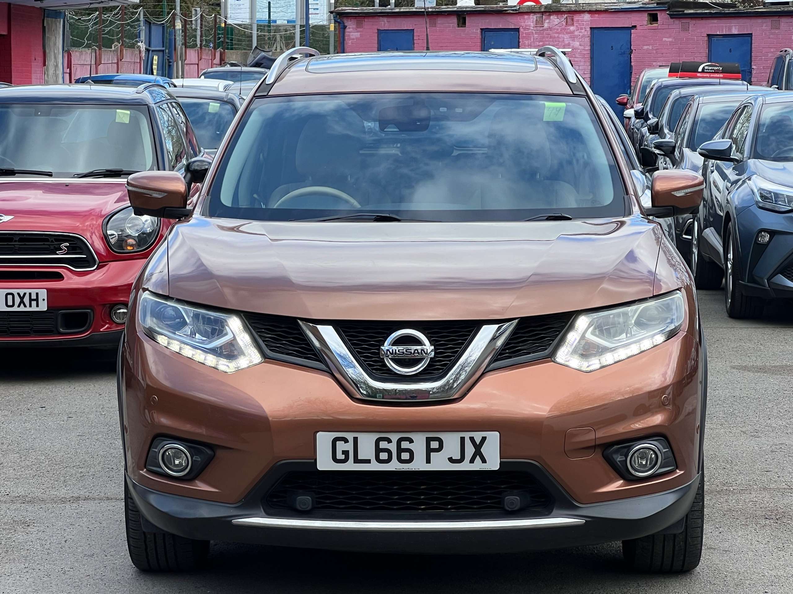 A 2016 NISSAN X-TRAIL 1.6 dCi Tekna SUV 5dr Diesel XTRON Euro 6 (s/s) (130 ps) A 2016 NISSAN X-TRAIL 1.6 dCi Tekna SUV 5dr Diesel XTRON Euro 6 (s/s) (130 ps)