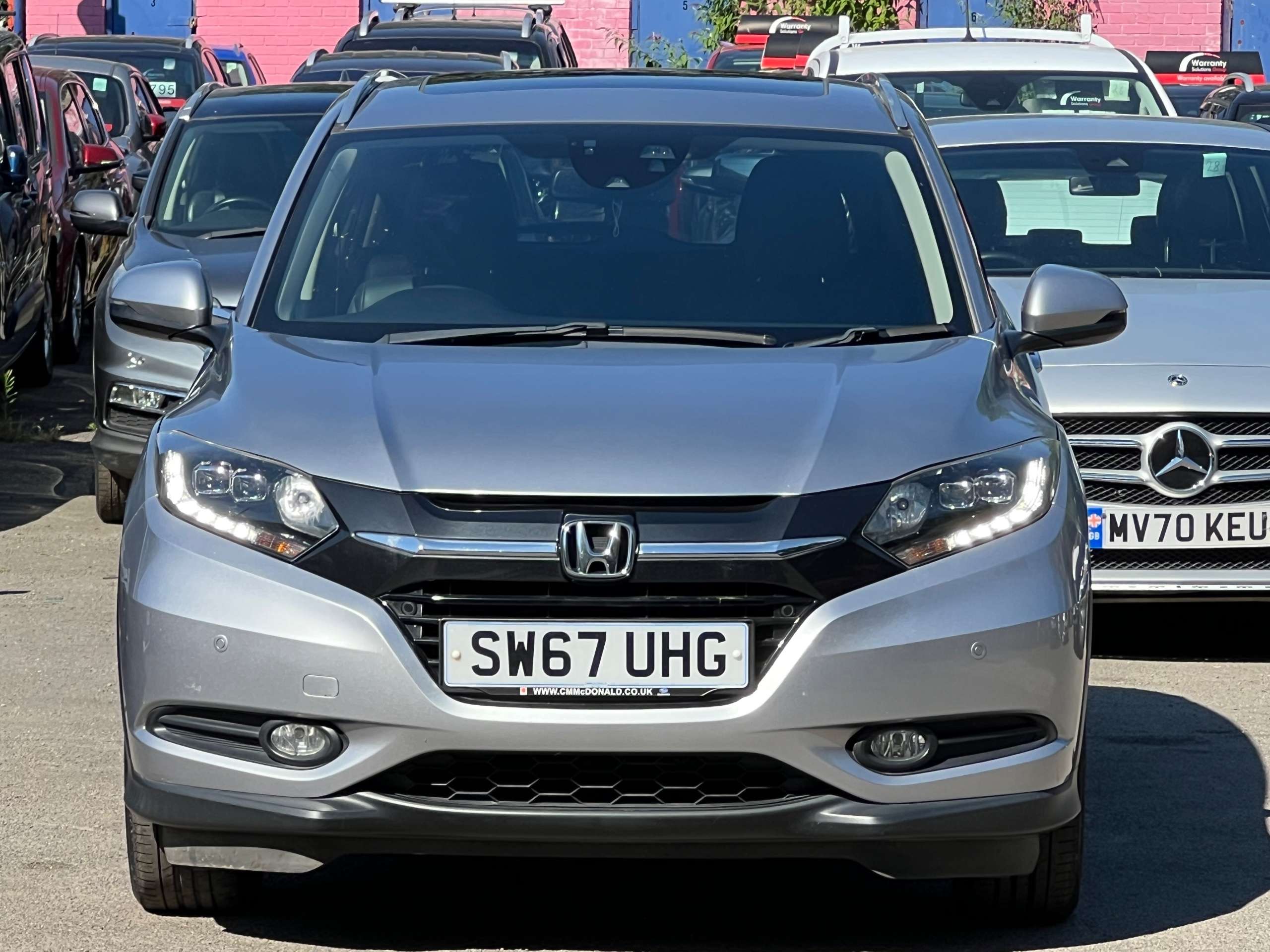 A 2017 HONDA HR-V 1.5 i-VTEC EX SUV 5dr Petrol CVT Euro 6 (s/s) (130 ps) A 2017 HONDA HR-V 1.5 i-VTEC EX SUV 5dr Petrol CVT Euro 6 (s/s) (130 ps)