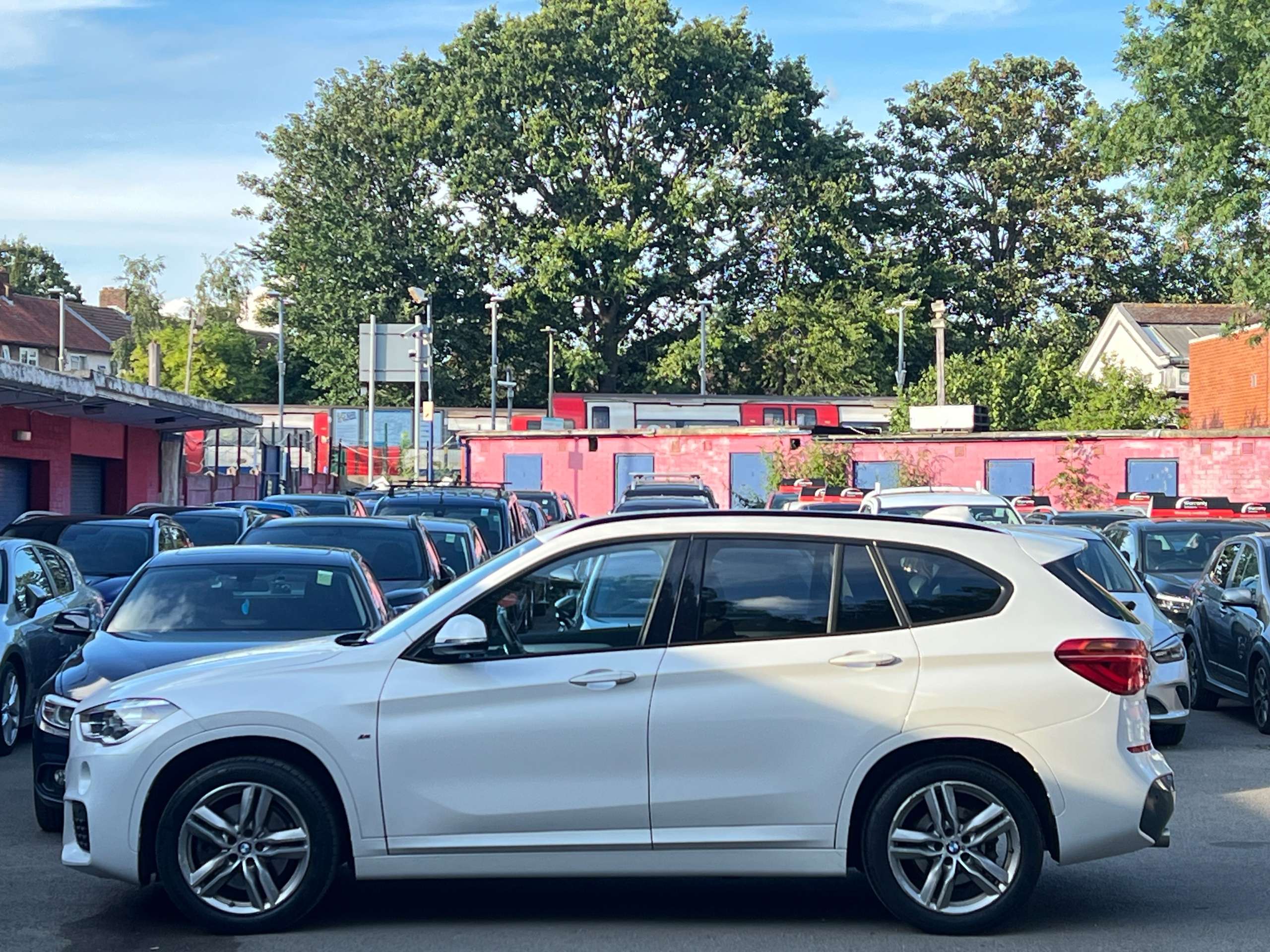 A 2019 BMW X1 2.0 20i GPF M Sport SUV 5dr Petrol DCT sDrive Euro 6 (s/s) (192 ps) A 2019 BMW X1 2.0 20i GPF M Sport SUV 5dr Petrol DCT sDrive Euro 6 (s/s) (192 ps)