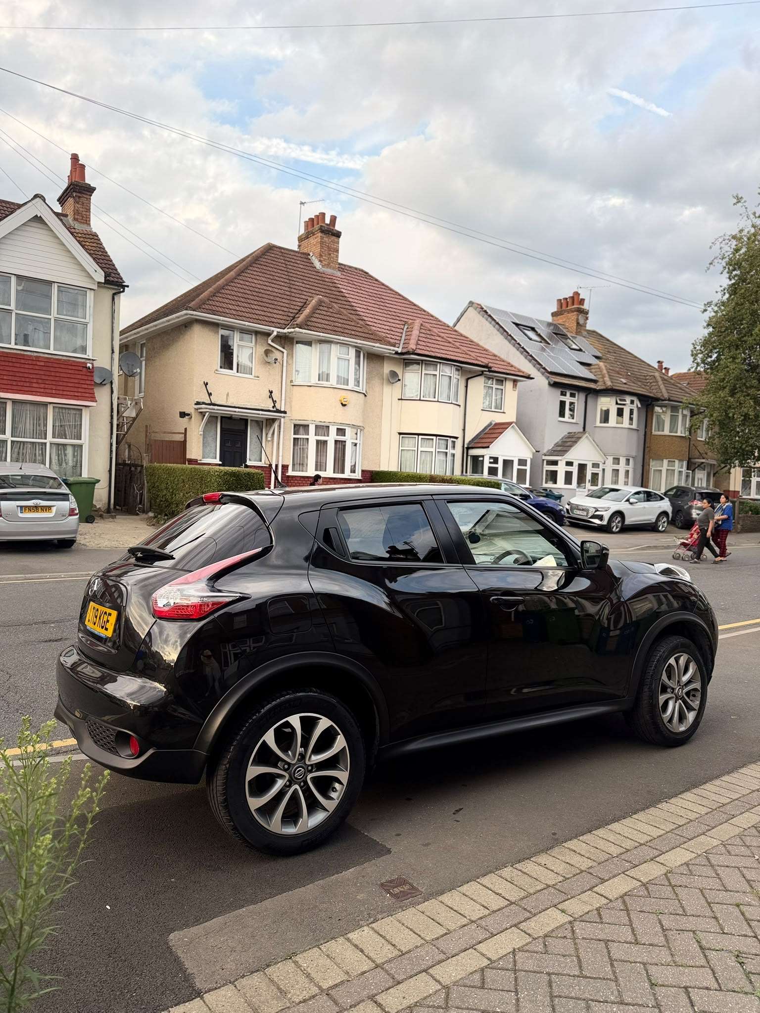 A 2019 NISSAN JUKE 1.6 Tekna SUV 5dr Petrol XTRON Euro 6 (117 ps) A 2019 NISSAN JUKE 1.6 Tekna SUV 5dr Petrol XTRON Euro 6 (117 ps)