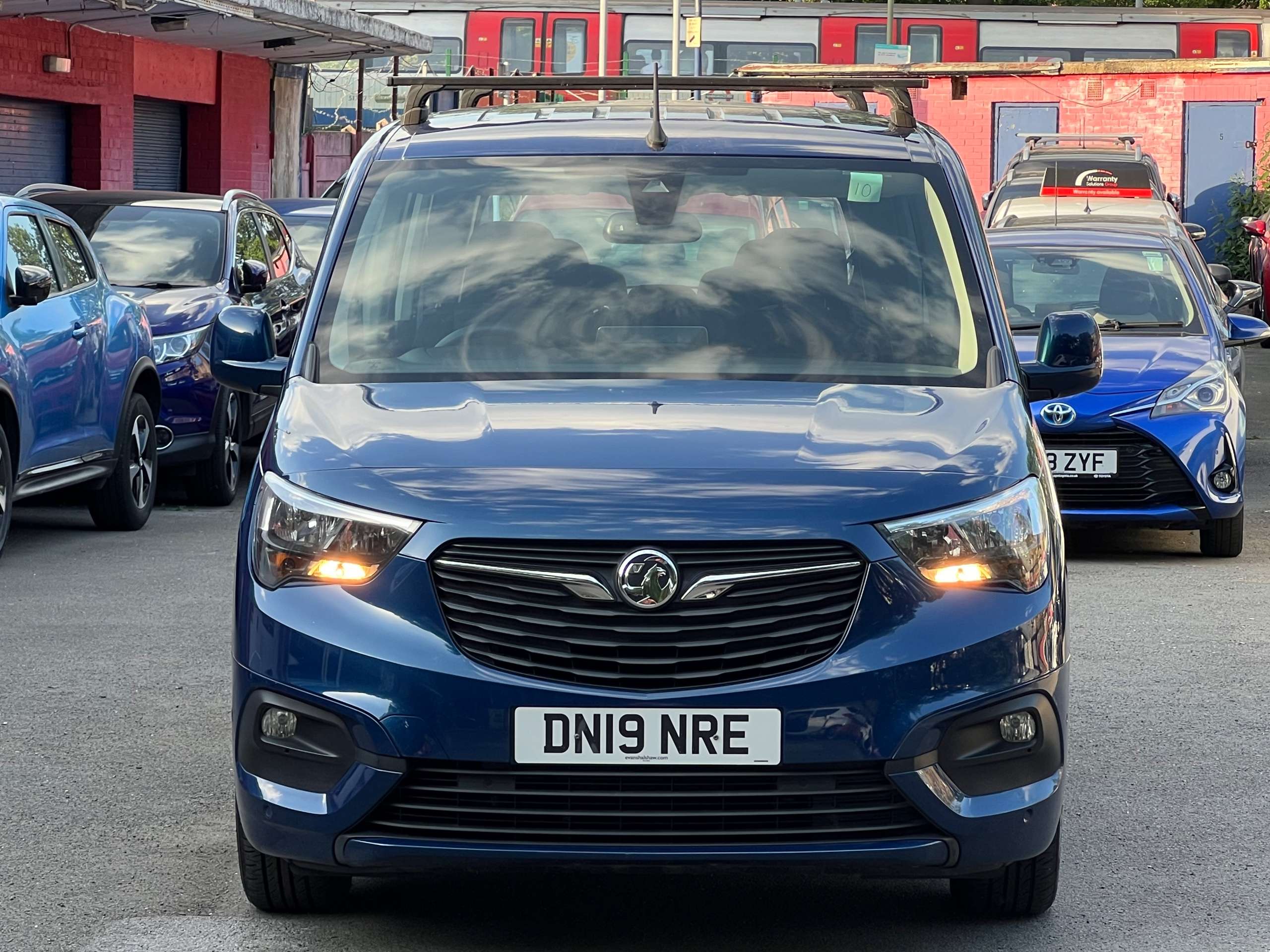 A 2019 VAUXHALL COMBO LIFE 1.5 Turbo D BlueInjection Energy MPV 5dr Diesel Manual Euro 6 (s/s) (7 Seat) (100 ps) A 2019 VAUXHALL COMBO LIFE 1.5 Turbo D BlueInjection Energy MPV 5dr Diesel Manual Euro 6 (s/s) (7 Seat) (100 ps)