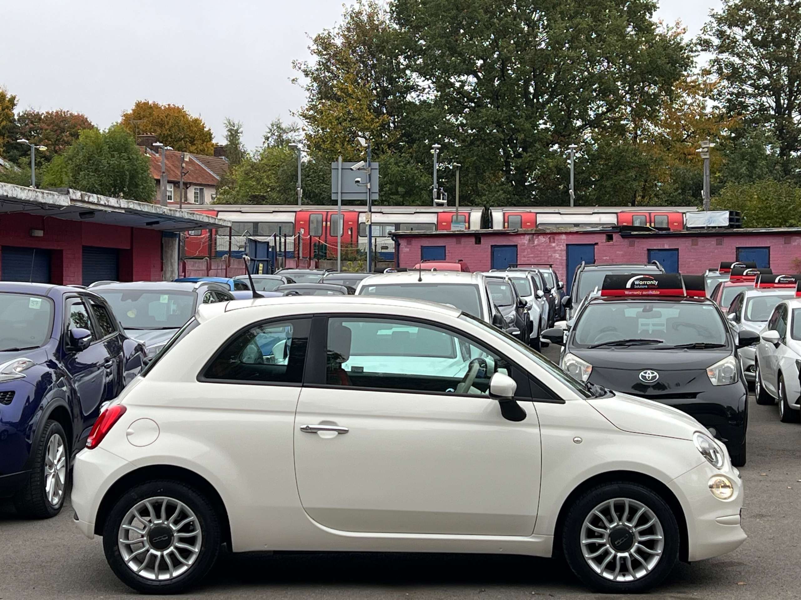 2017 FIAT 500 2017 FIAT 500