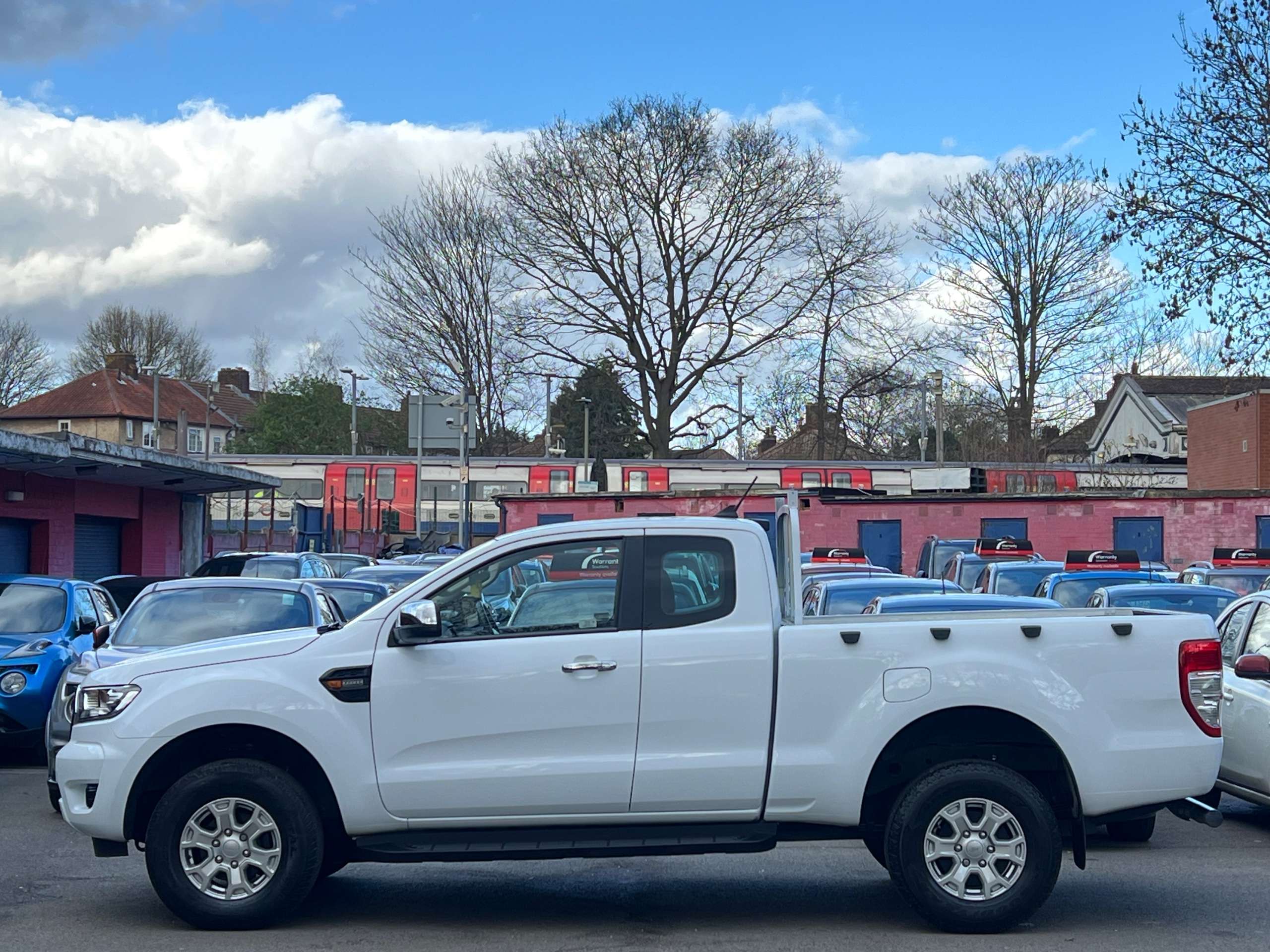 A 2022 FORD RANGER 2.0 EcoBlue XLT Pickup Super Extended Cab 4dr Diesel Manual 4WD Euro 6 (s/s) (170 ps) A 2022 FORD RANGER 2.0 EcoBlue XLT Pickup Super Extended Cab 4dr Diesel Manual 4WD Euro 6 (s/s) (170 ps)