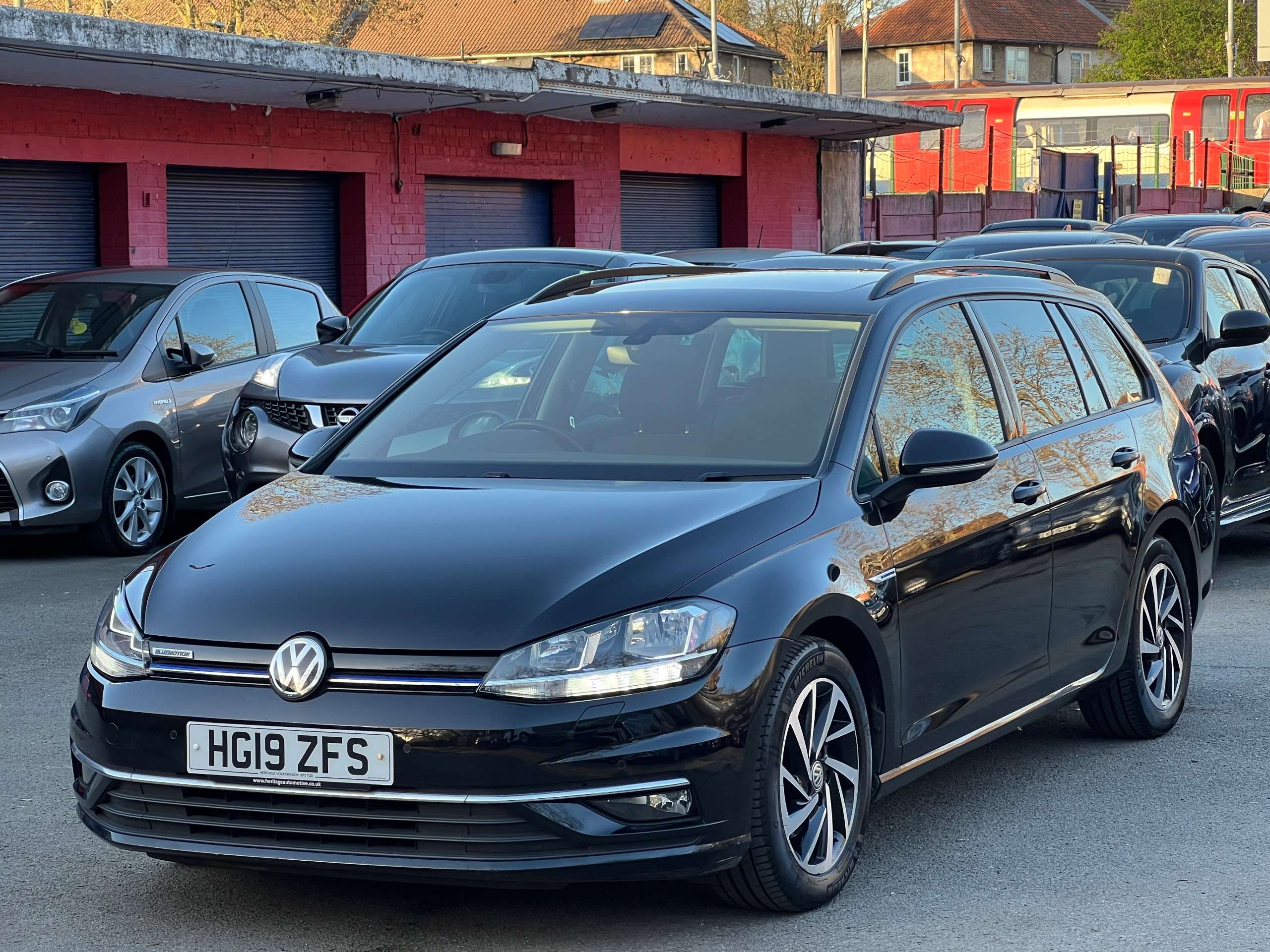 A 2019 VOLKSWAGEN GOLF 1.5 TSI EVO Match Estate 5dr Petrol DSG Euro 6 (s/s) (130 ps) A 2019 VOLKSWAGEN GOLF 1.5 TSI EVO Match Estate 5dr Petrol DSG Euro 6 (s/s) (130 ps)