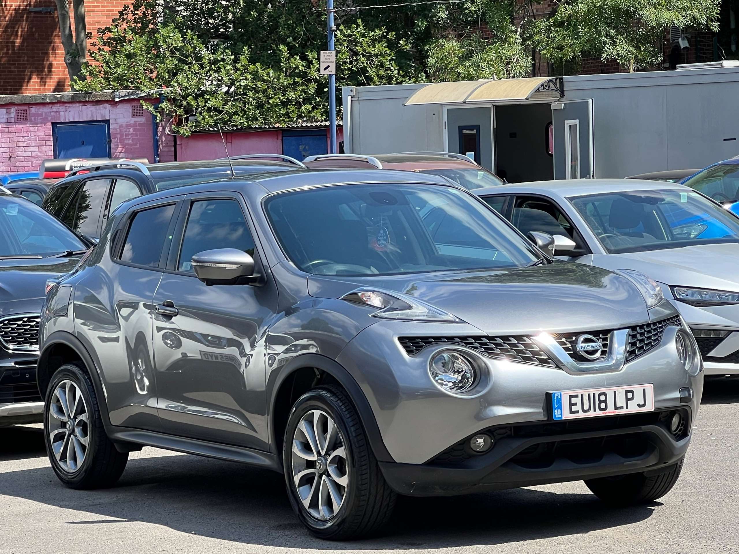 A 2018 NISSAN JUKE 1.6 Tekna SUV 5dr Petrol XTRON Euro 6 (117 ps) A 2018 NISSAN JUKE 1.6 Tekna SUV 5dr Petrol XTRON Euro 6 (117 ps)