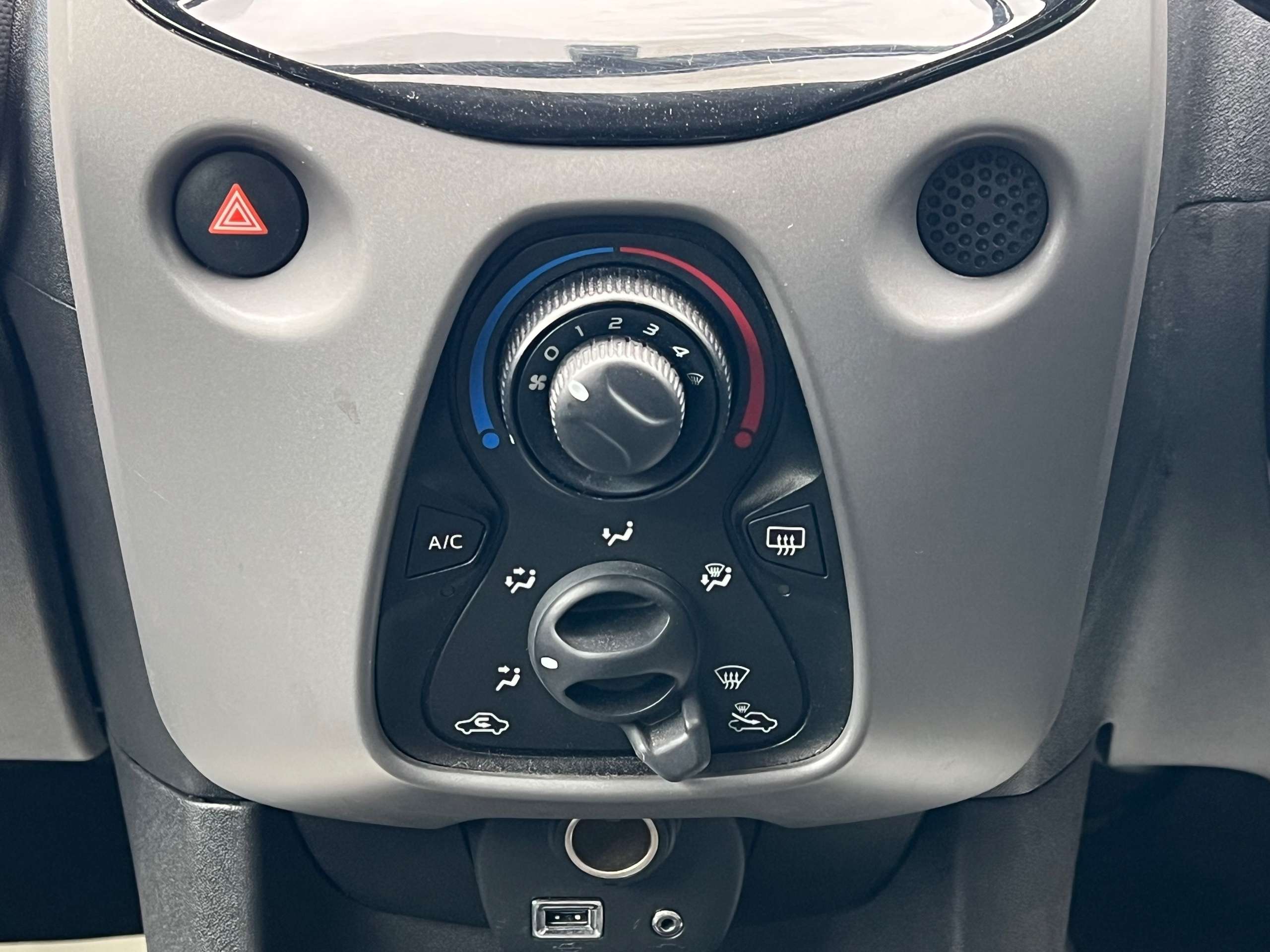2019 PEUGEOT 108 2019 PEUGEOT 108